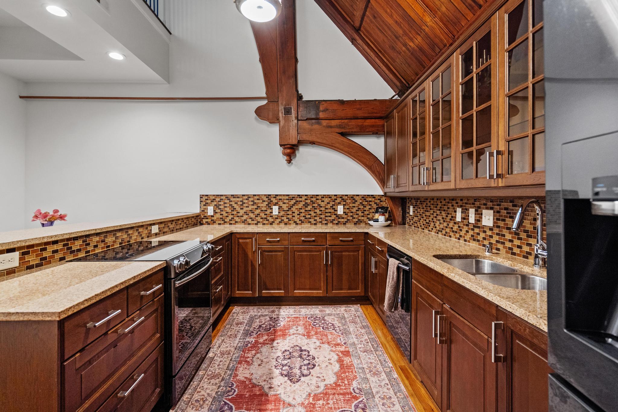 320 Poplar Street, A Property Photo 8