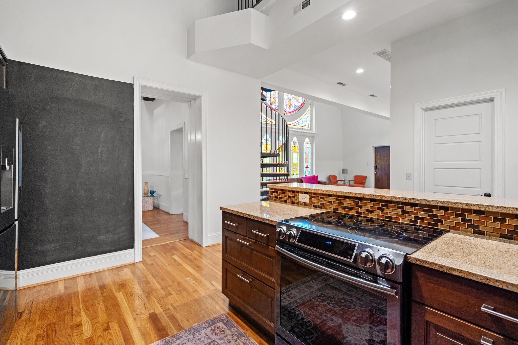 320 Poplar Street, A Property Photo 9