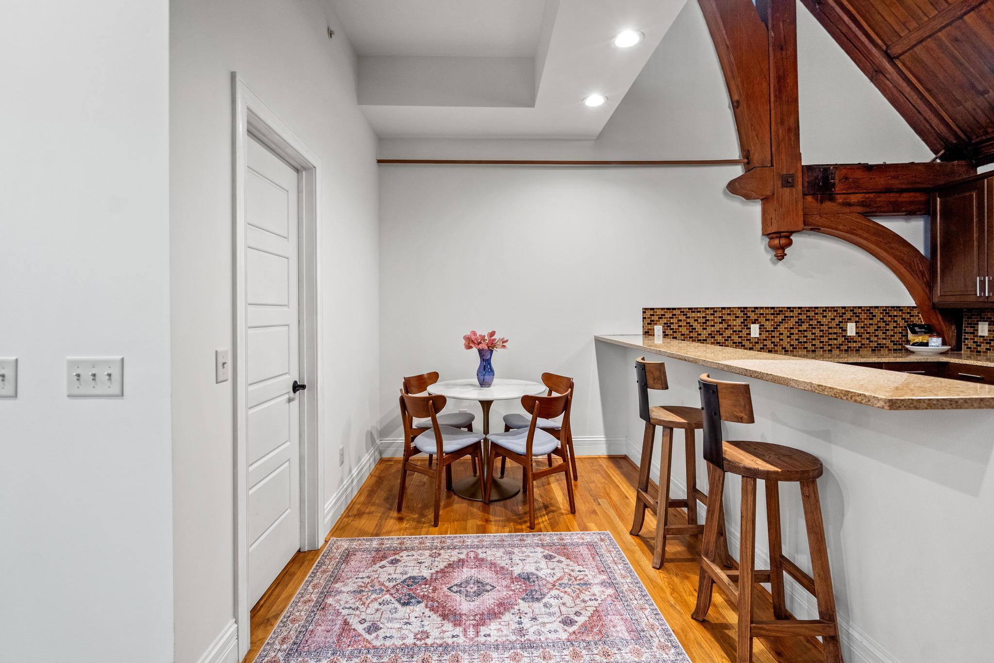 320 Poplar Street, A Property Photo 10