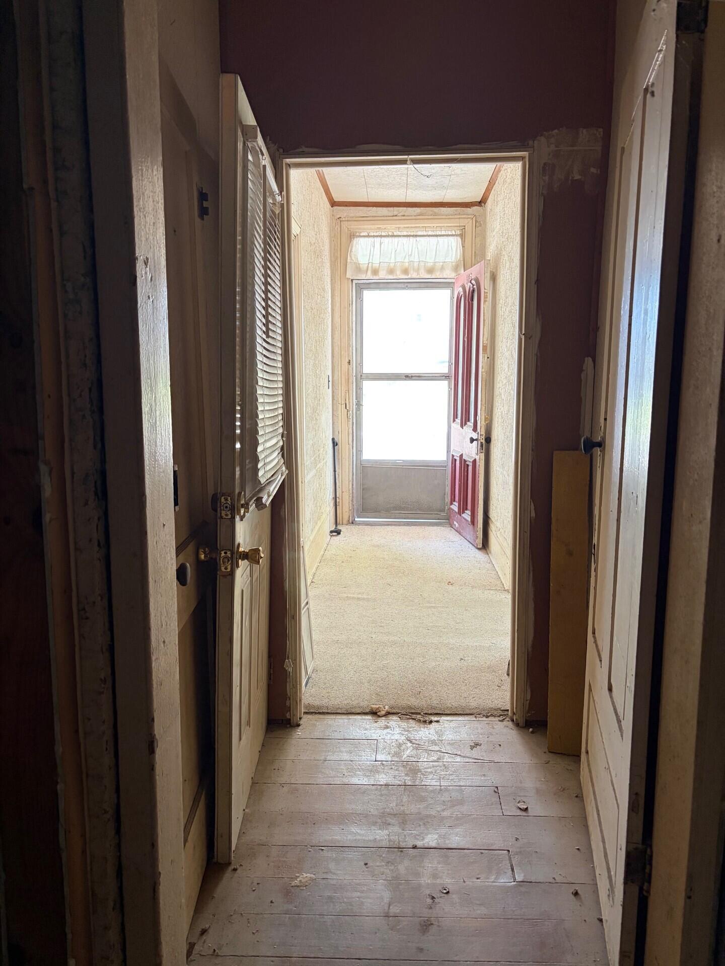 105 W 4th Street Property Photo 1