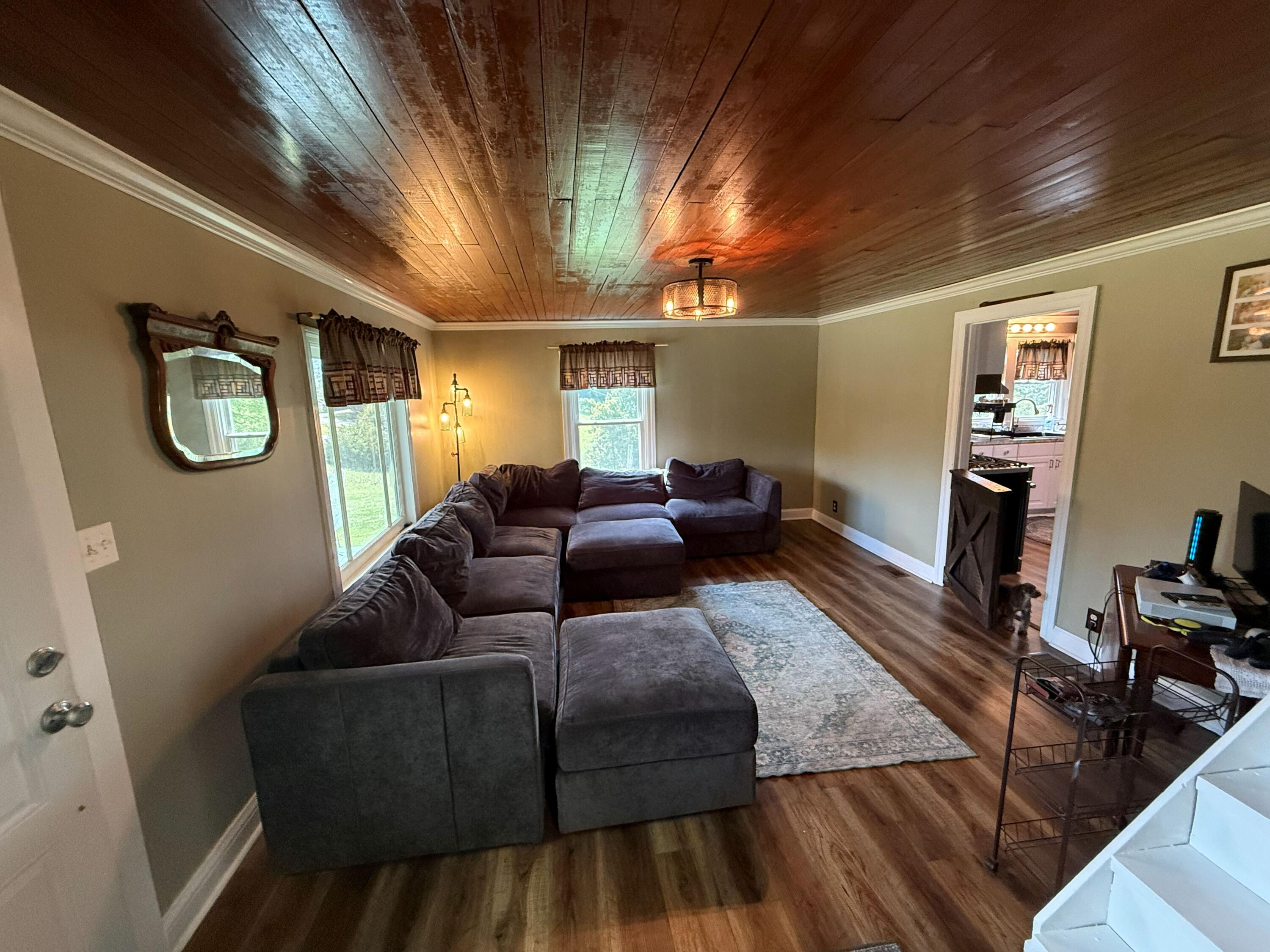 7805 Georgetown Road Property Photo 16