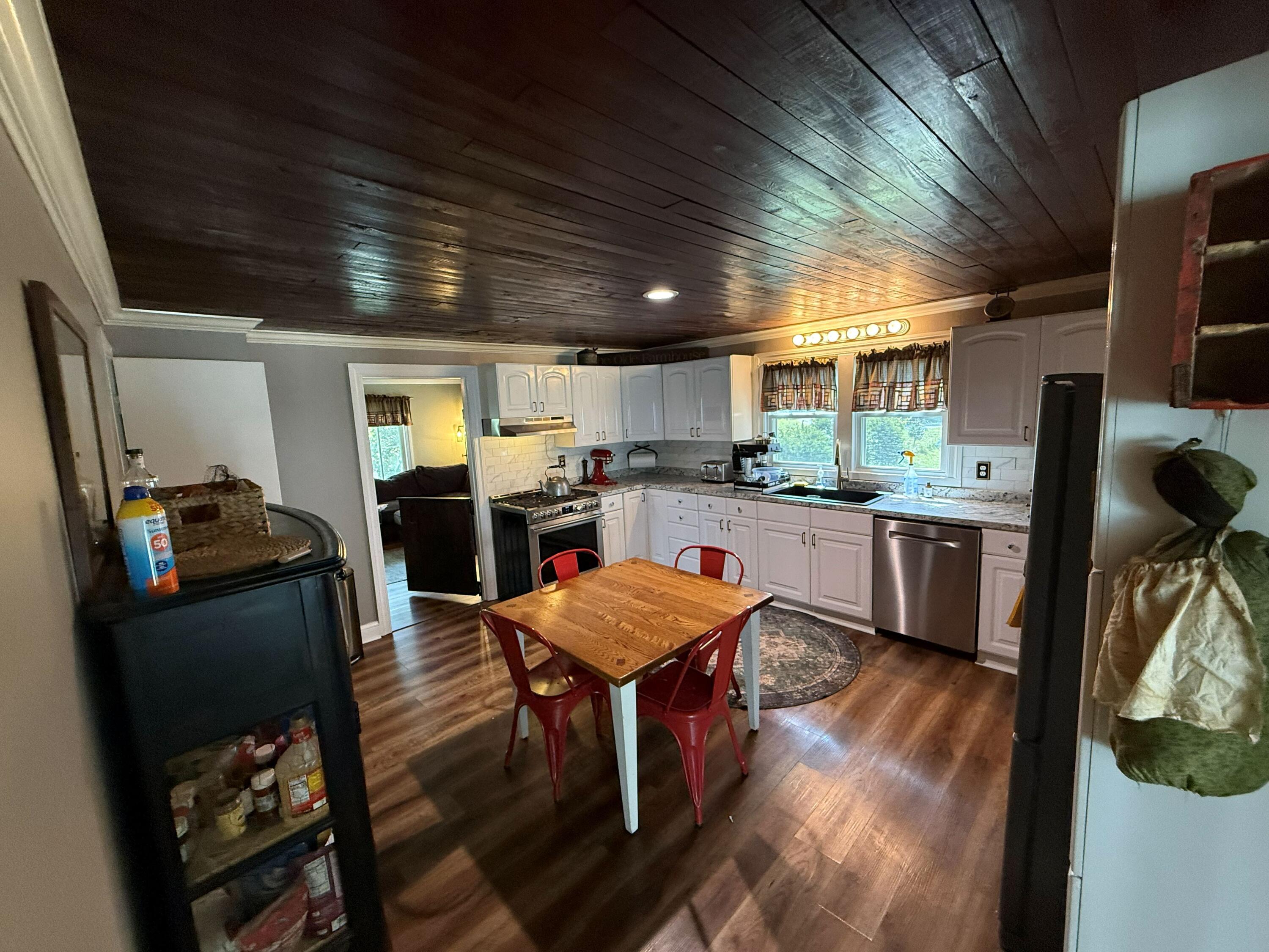 7805 Georgetown Road Property Photo 18