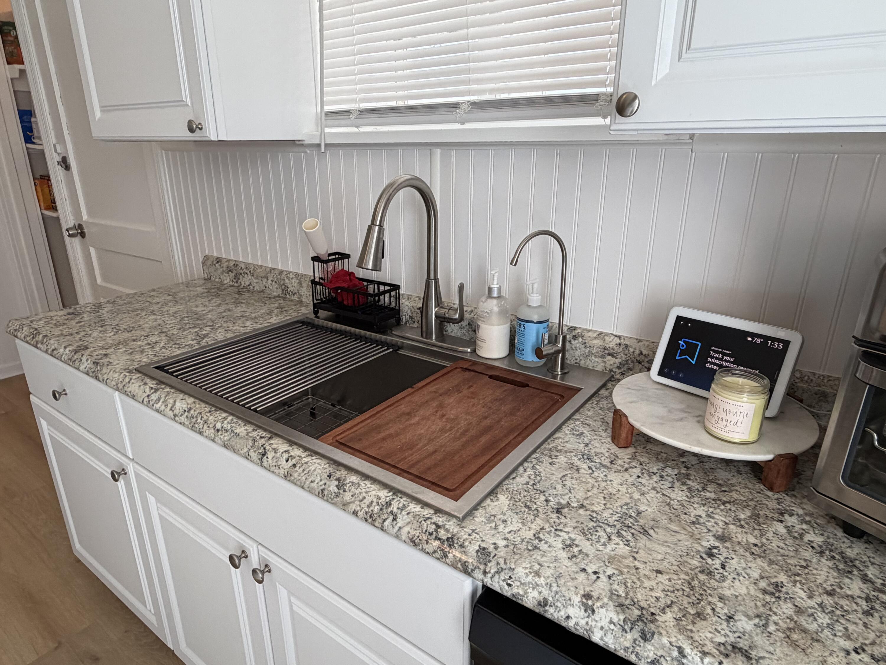 155 E 42nd Street Property Photo 9
