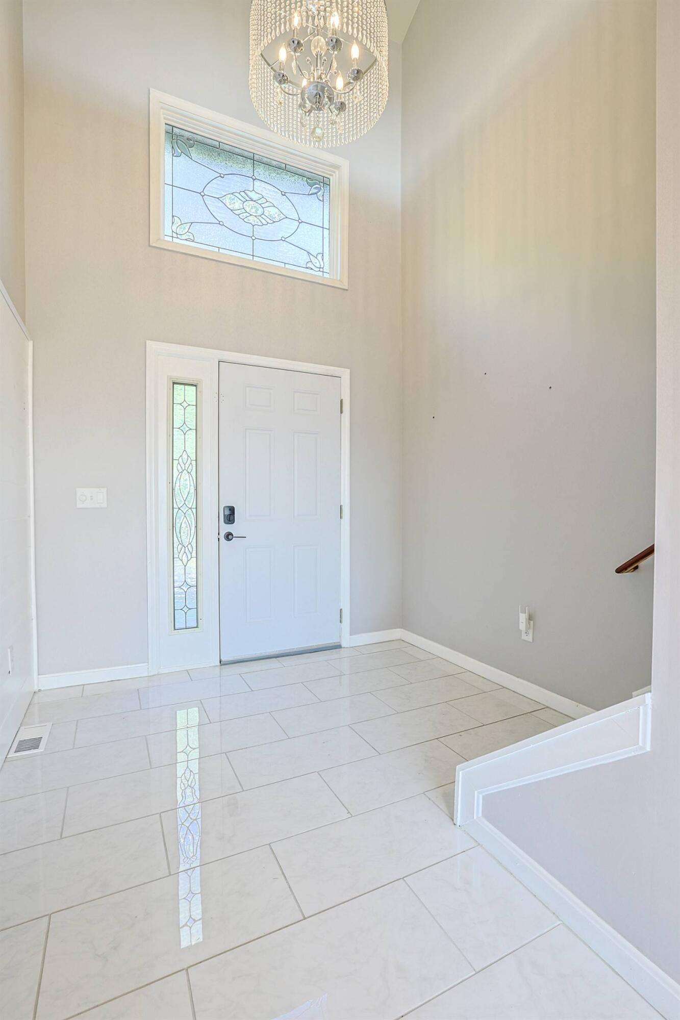 630 Pointe Benton Lane Property Photo 4