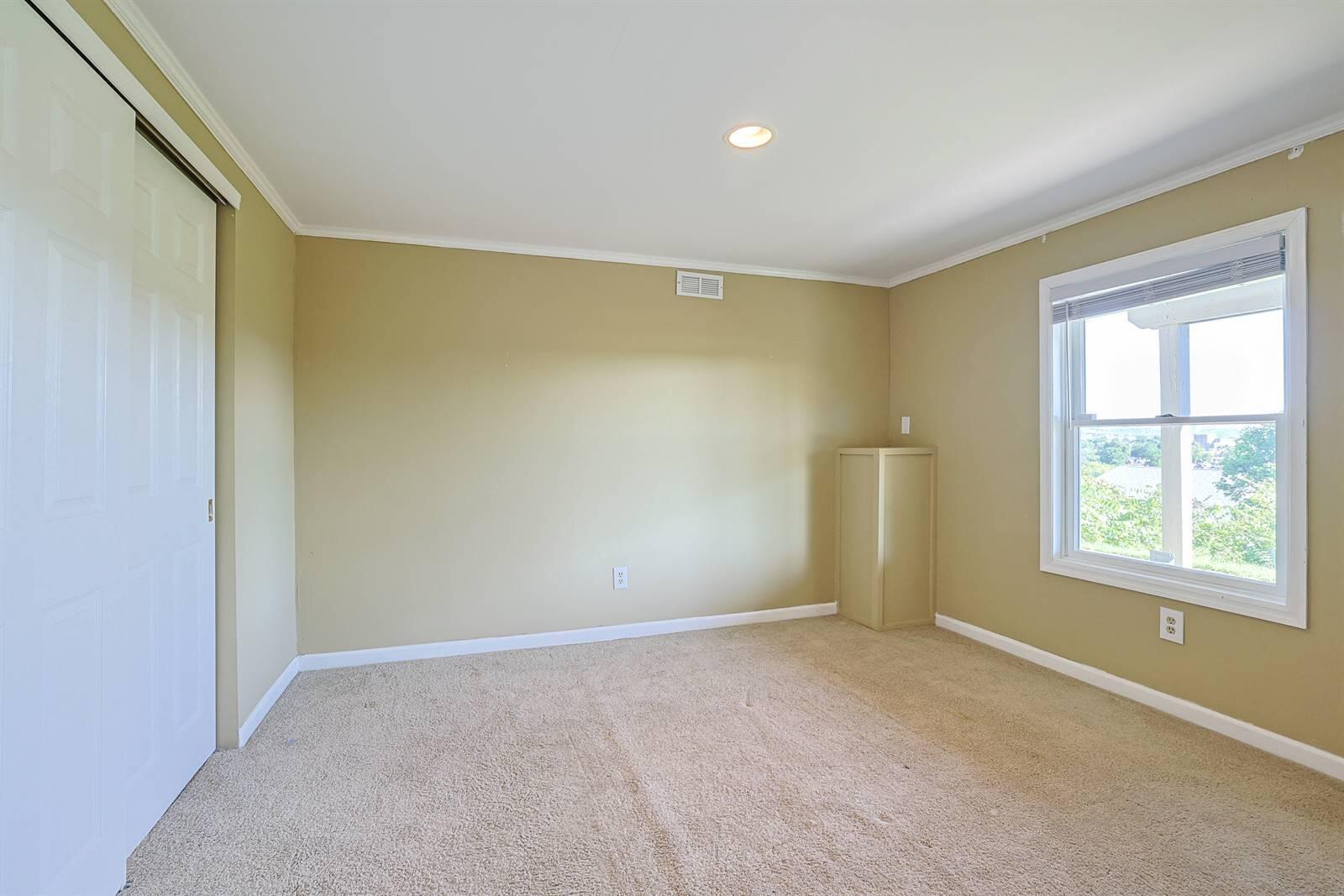 630 Pointe Benton Lane Property Photo 22