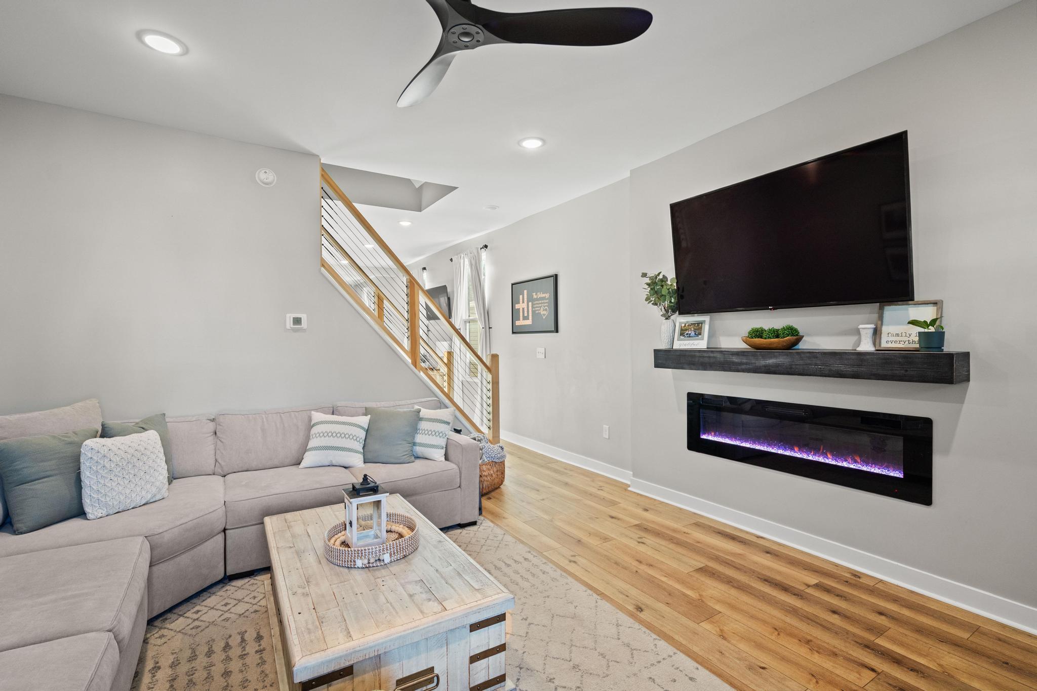 429 Clark Street Property Photo 2