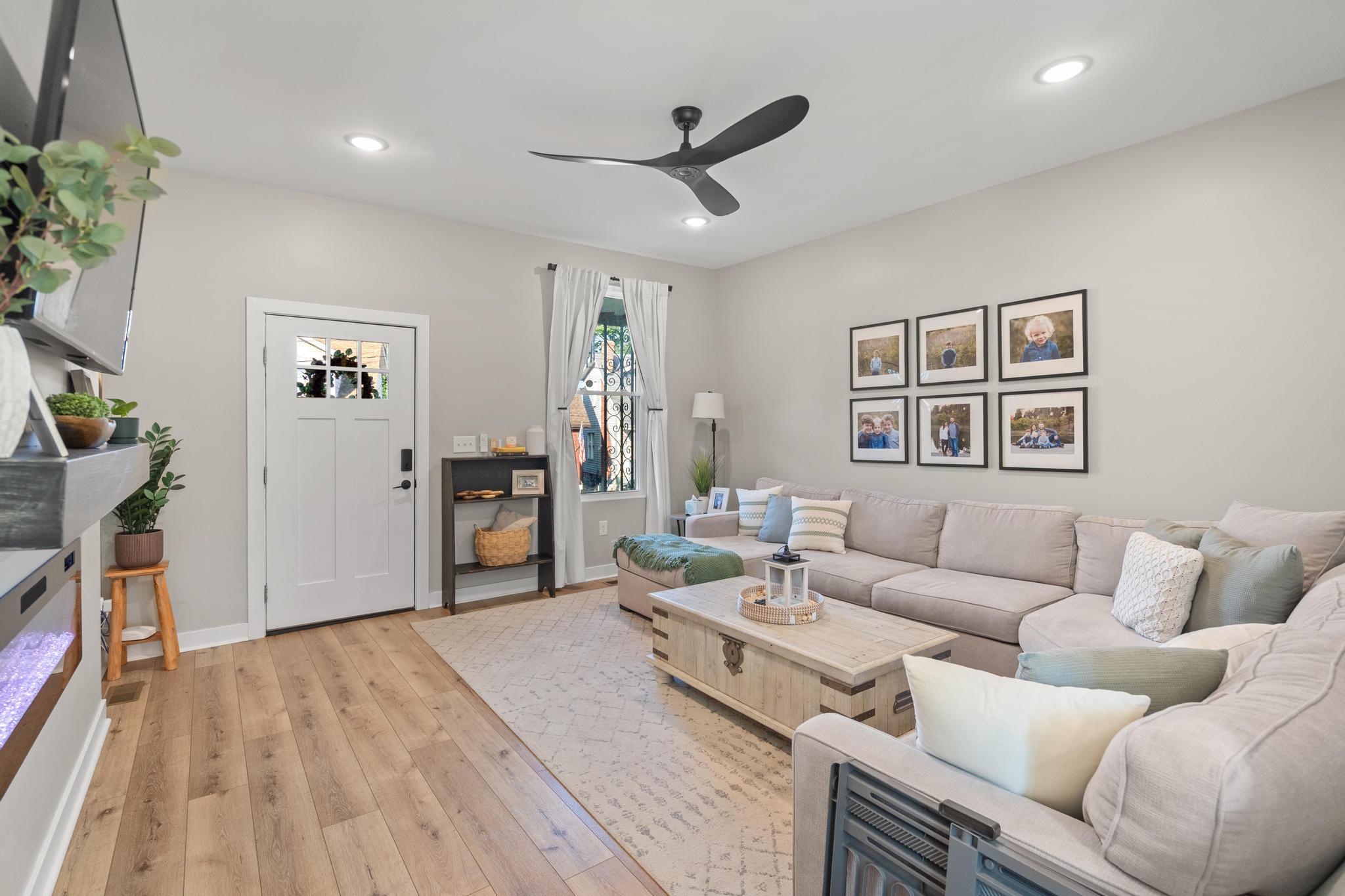 429 Clark Street Property Photo 4