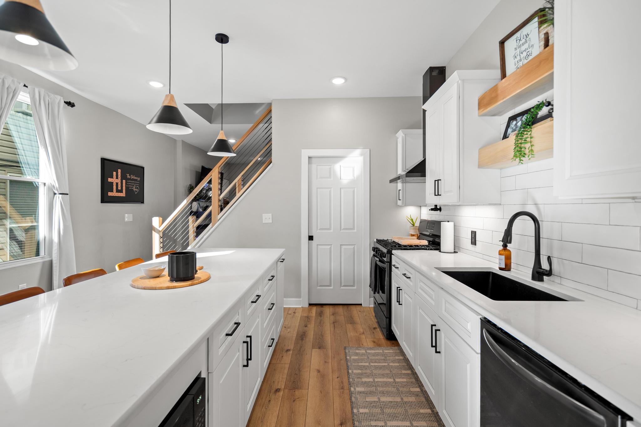 429 Clark Street Property Photo 7