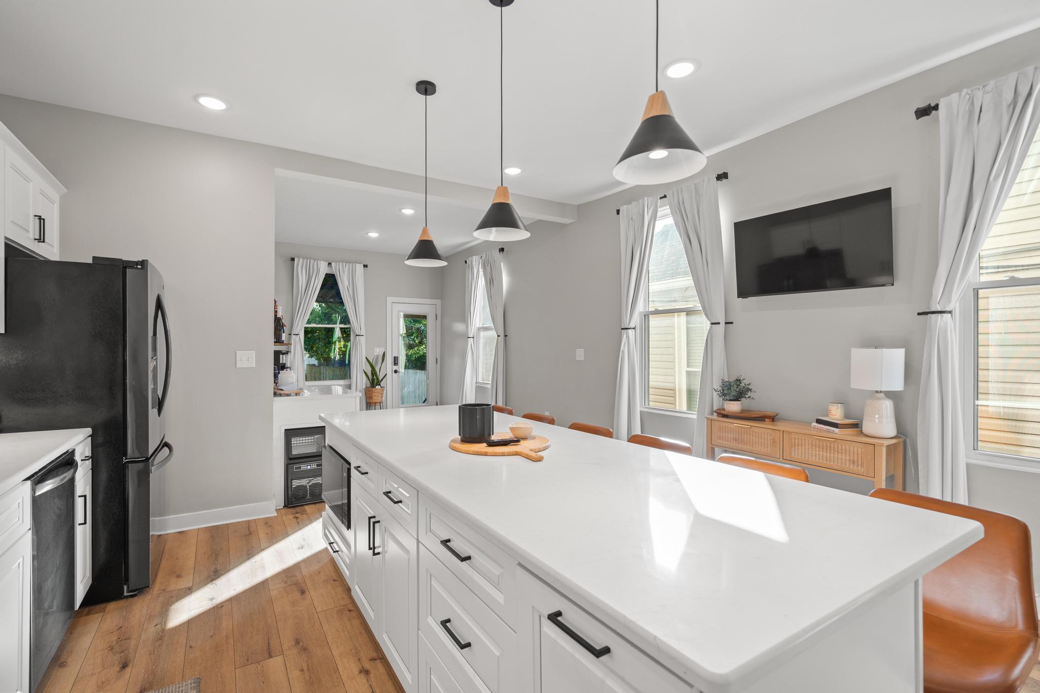 429 Clark Street Property Photo 8