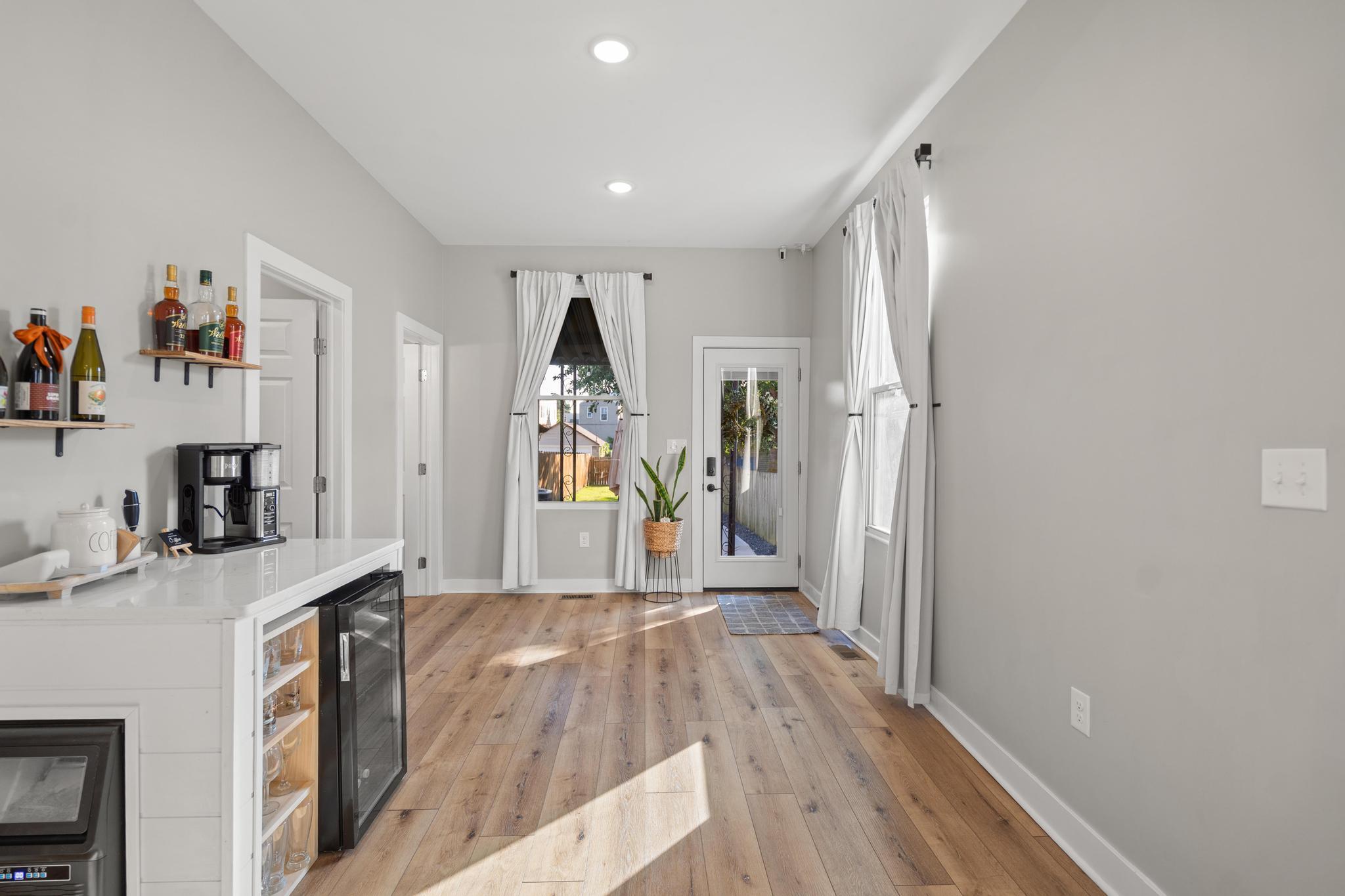 429 Clark Street Property Photo 10