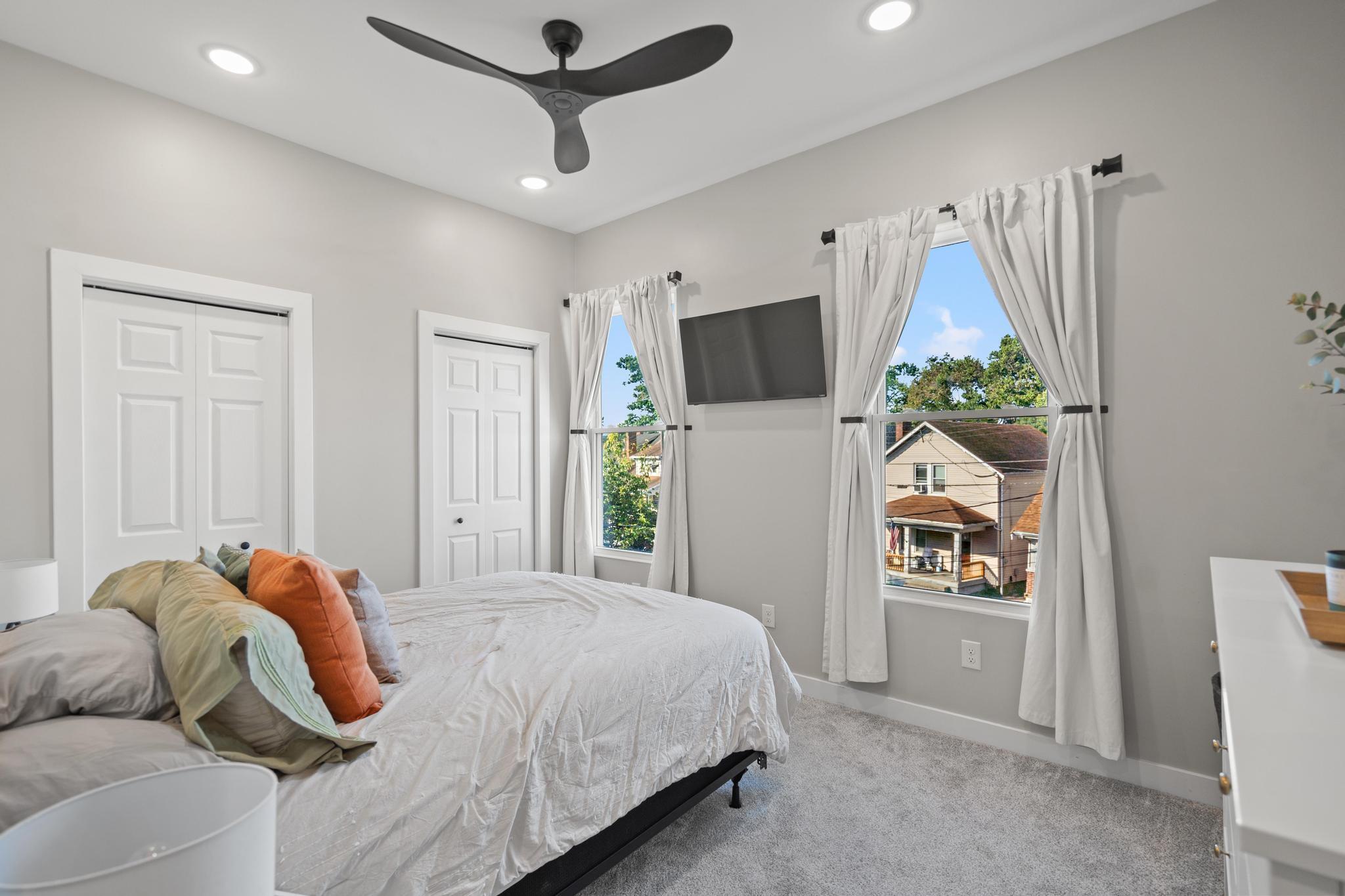 429 Clark Street Property Photo 13