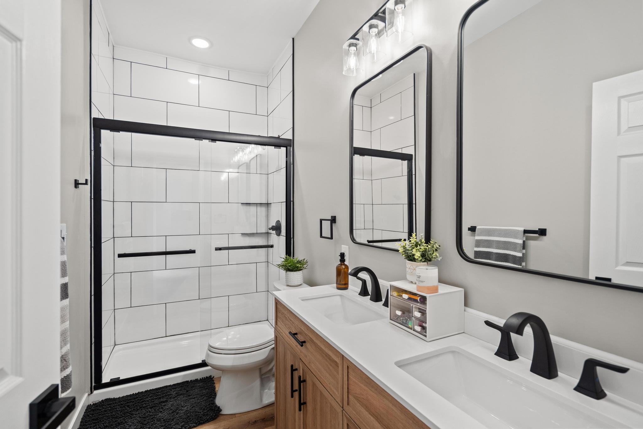 429 Clark Street Property Photo 14