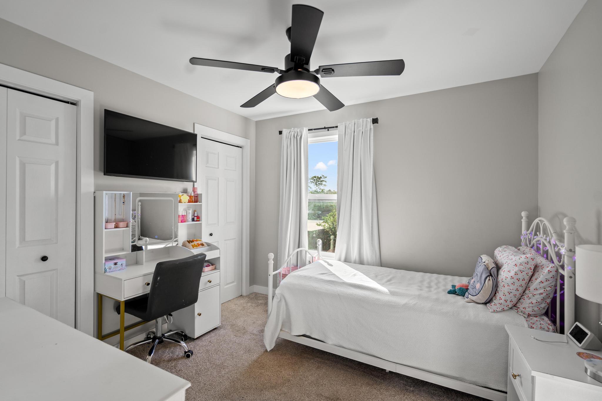 429 Clark Street Property Photo 16