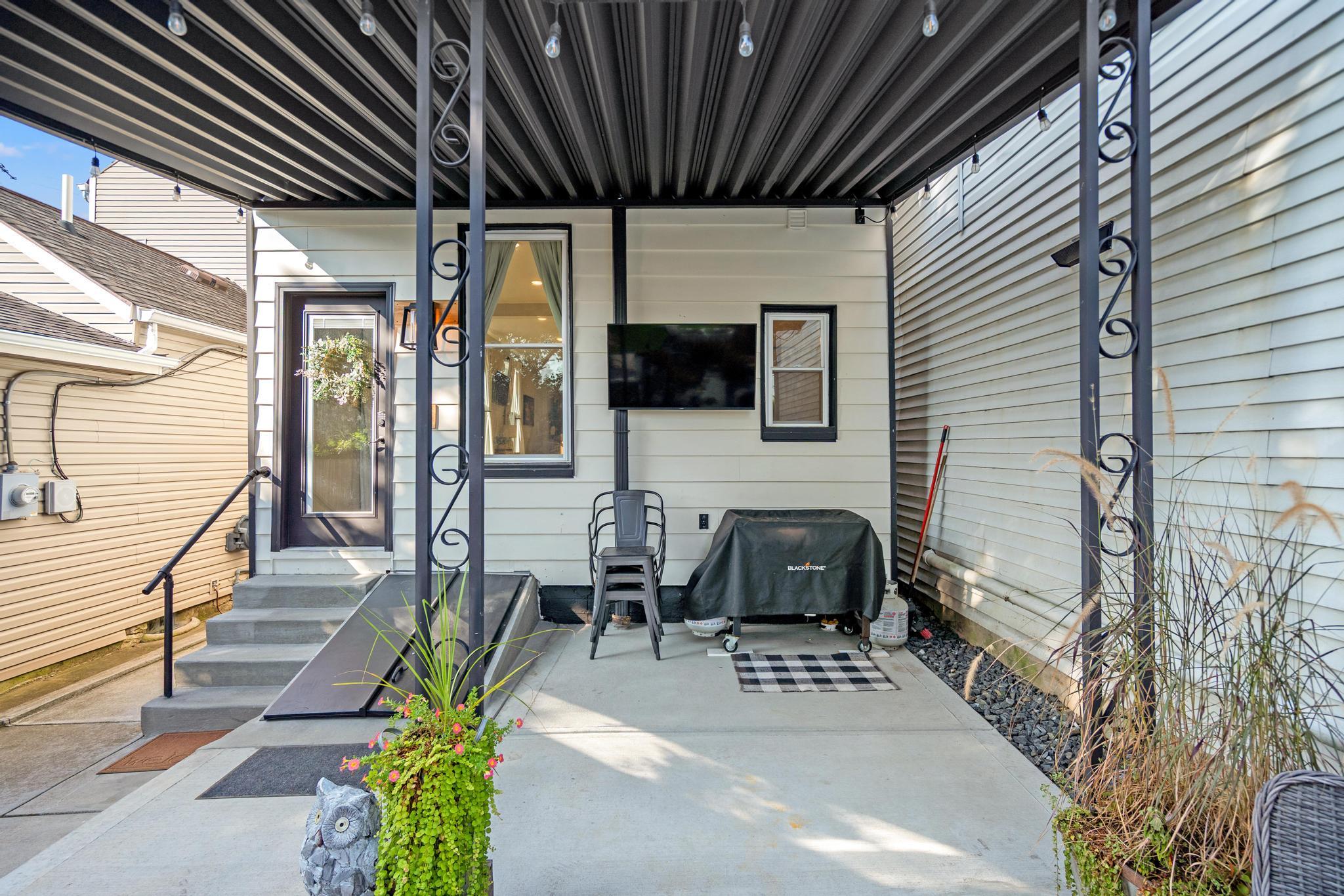 429 Clark Street Property Photo 21