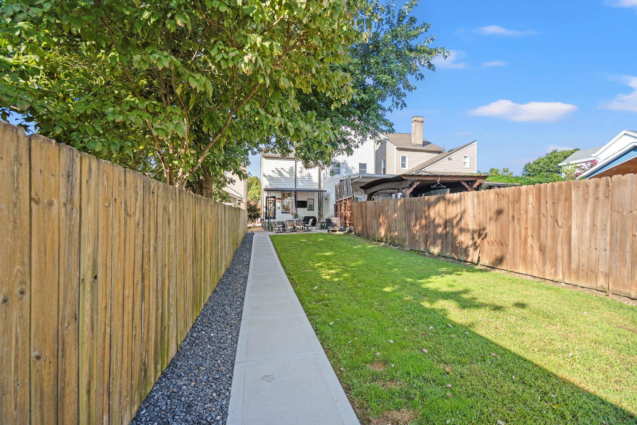 429 Clark Street Property Photo 24
