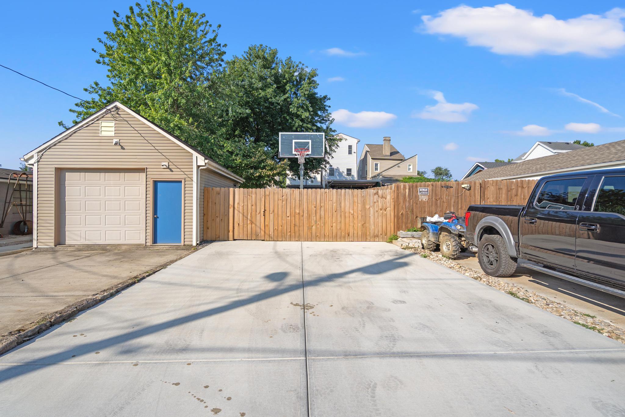 429 Clark Street Property Photo 26