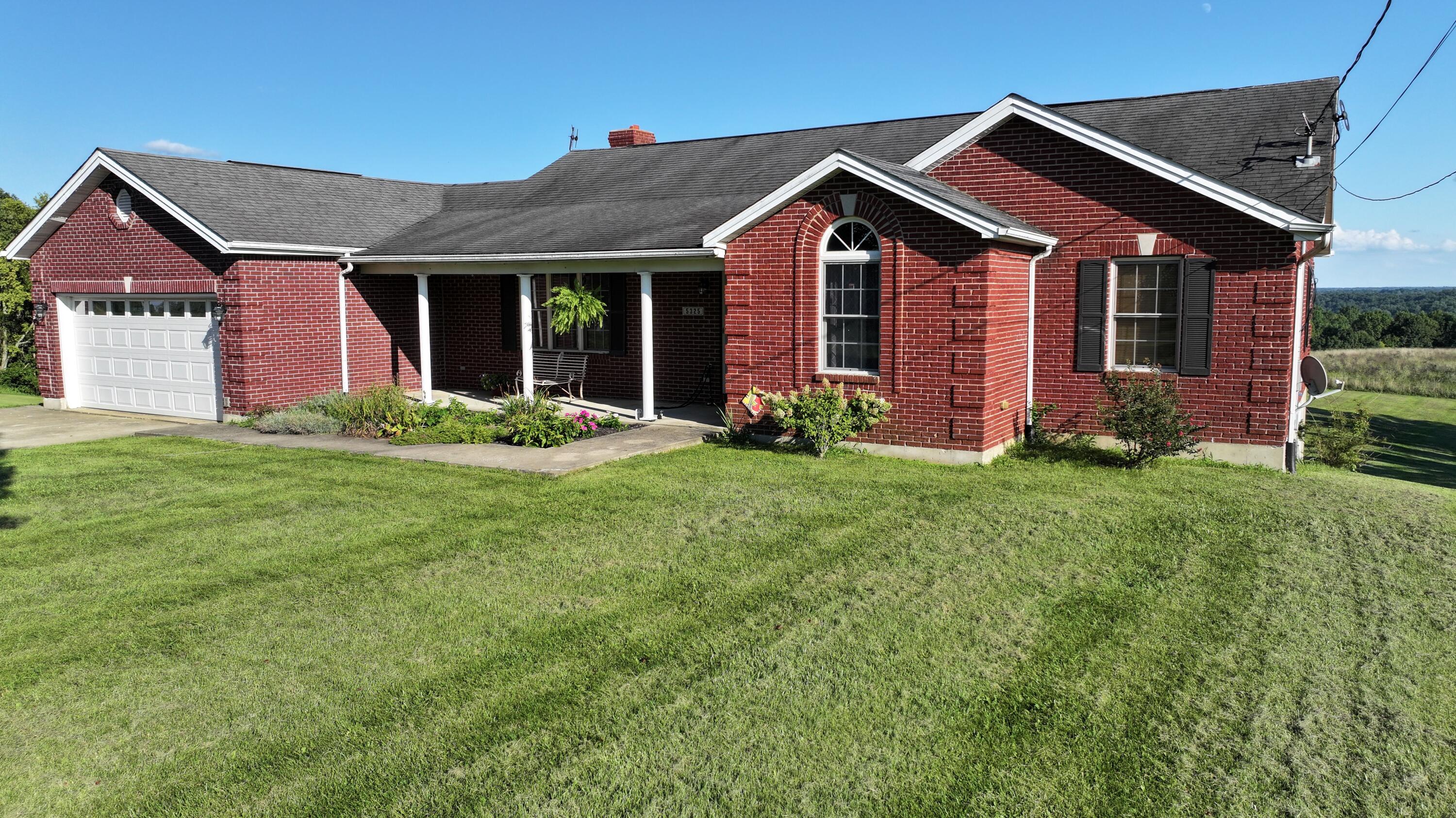 5325 E Highway 22 Property Photo 2
