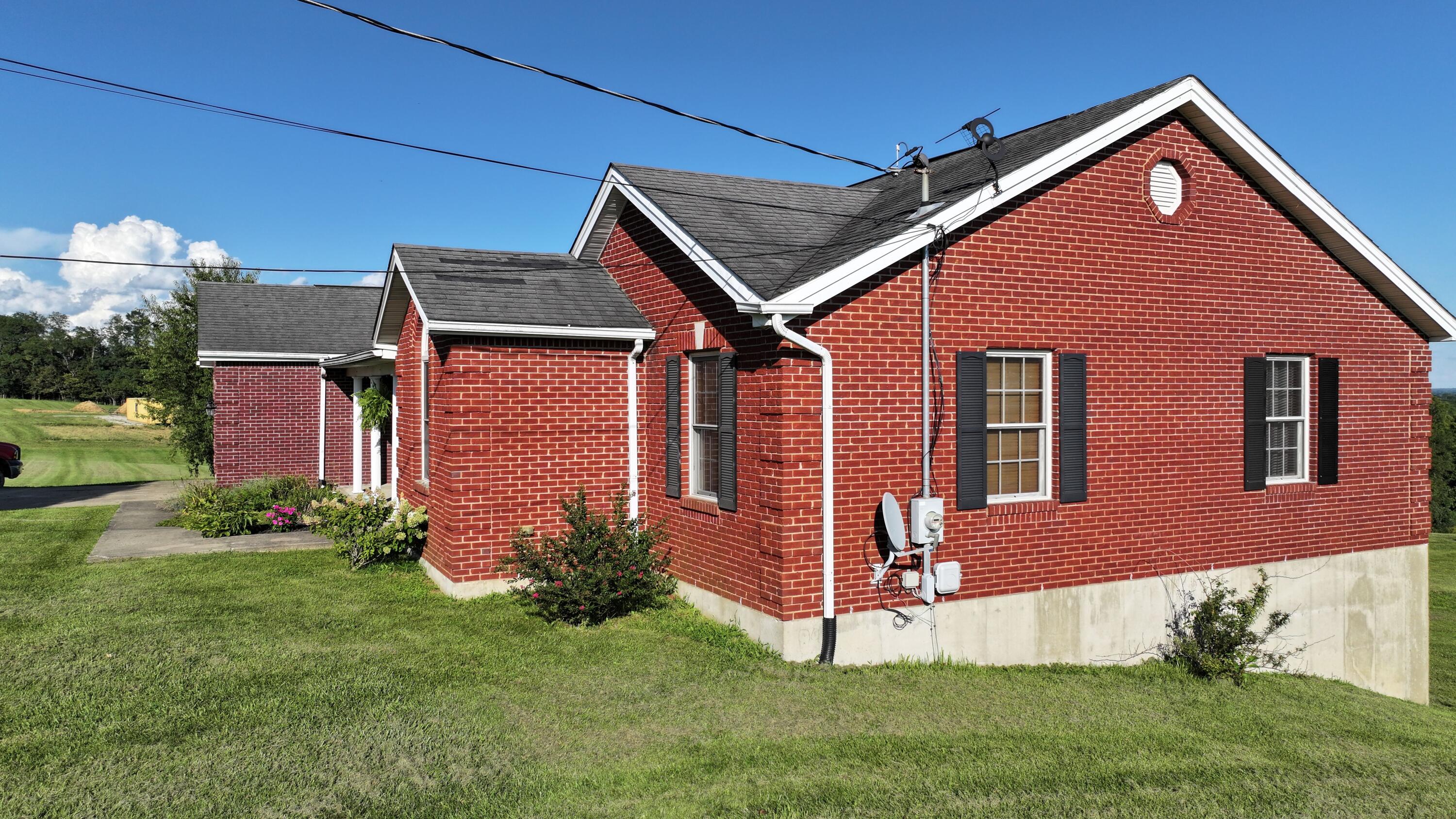 5325 E Highway 22 Property Photo 3
