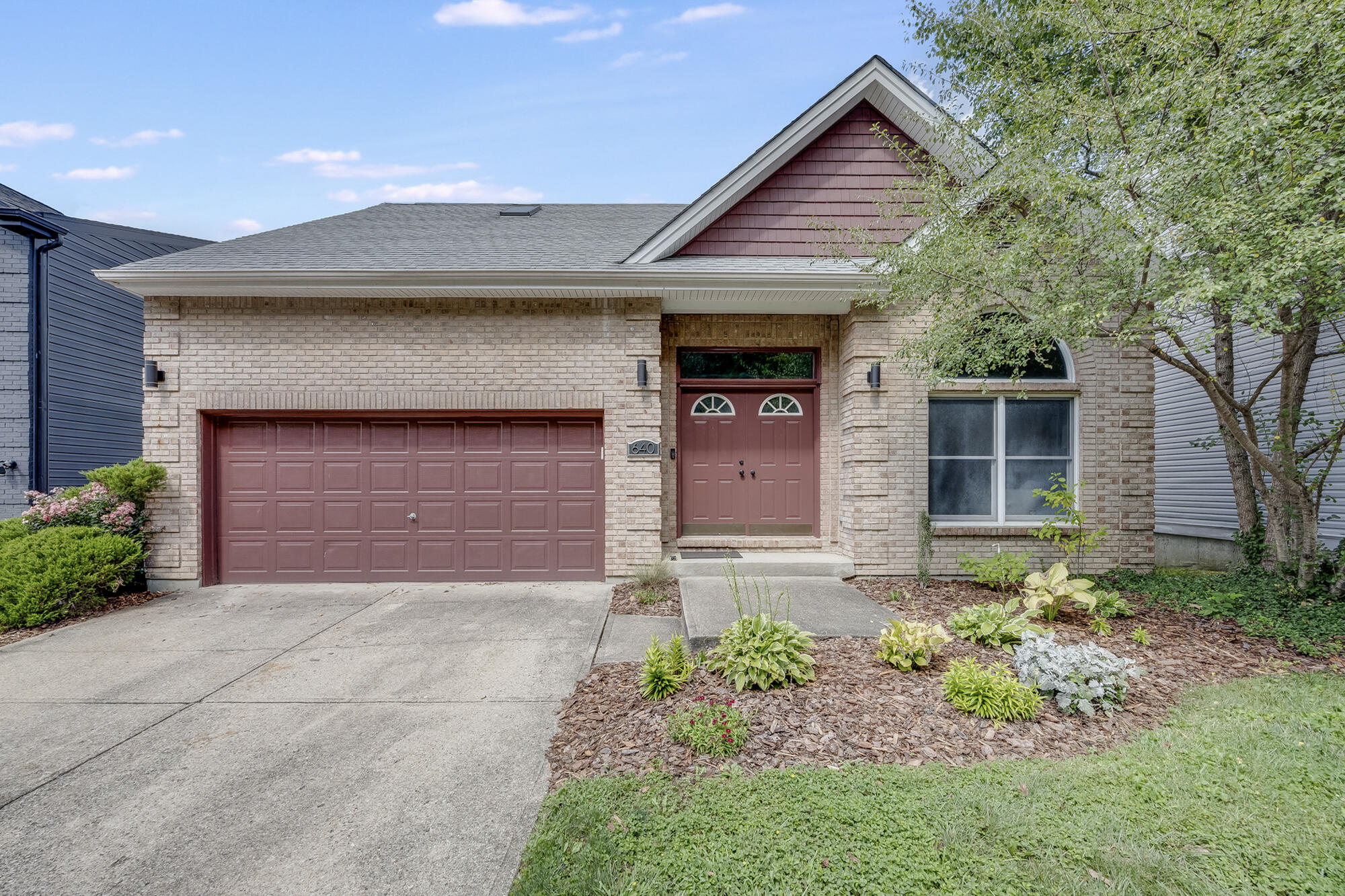 640 Pointe Benton Lane
