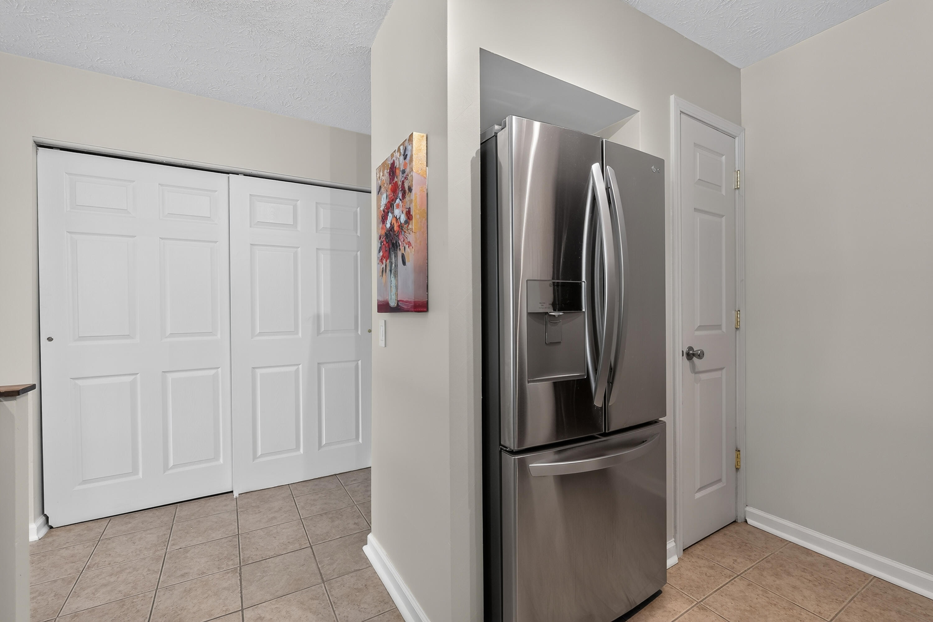 105 Winding Way, C Property Photo 9