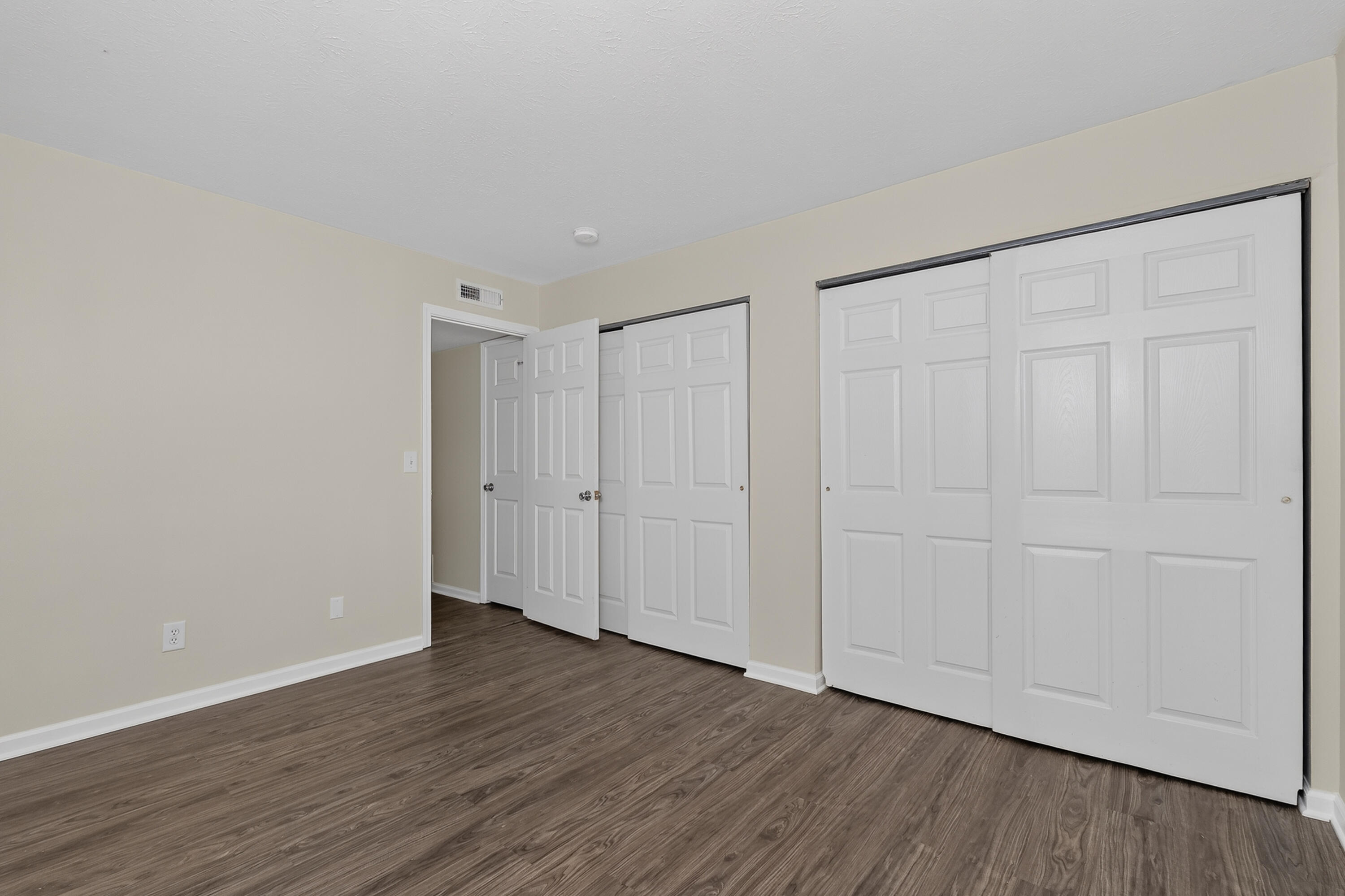 105 Winding Way, C Property Photo 12