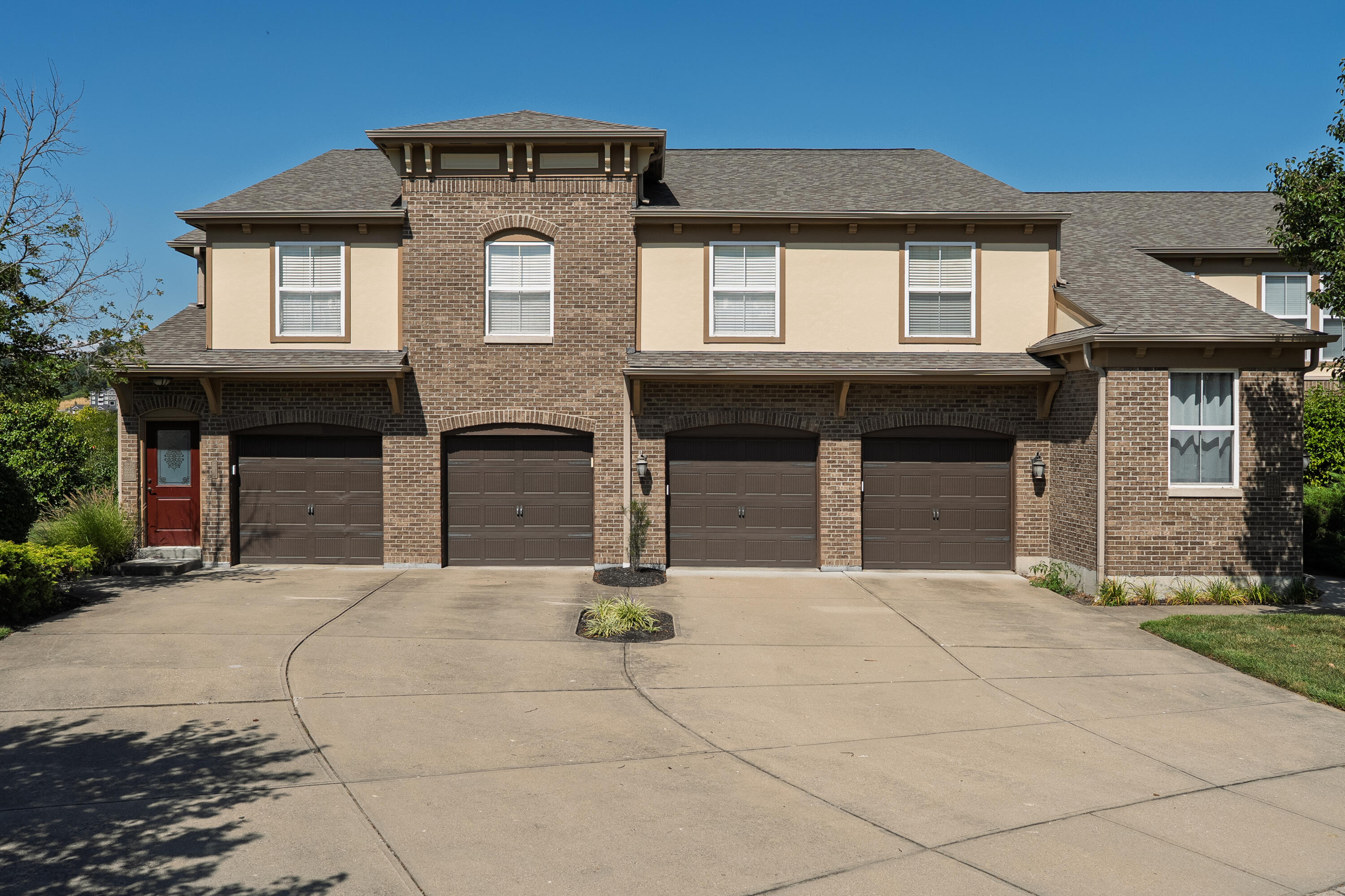 2229 Rolling Hills Drive Property Photo 1