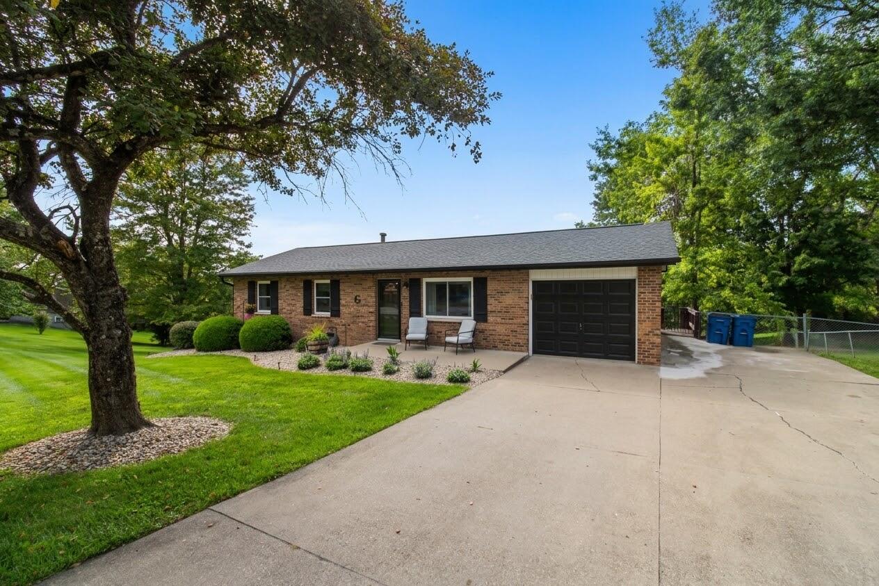 2 Terence Road Property Photo 2