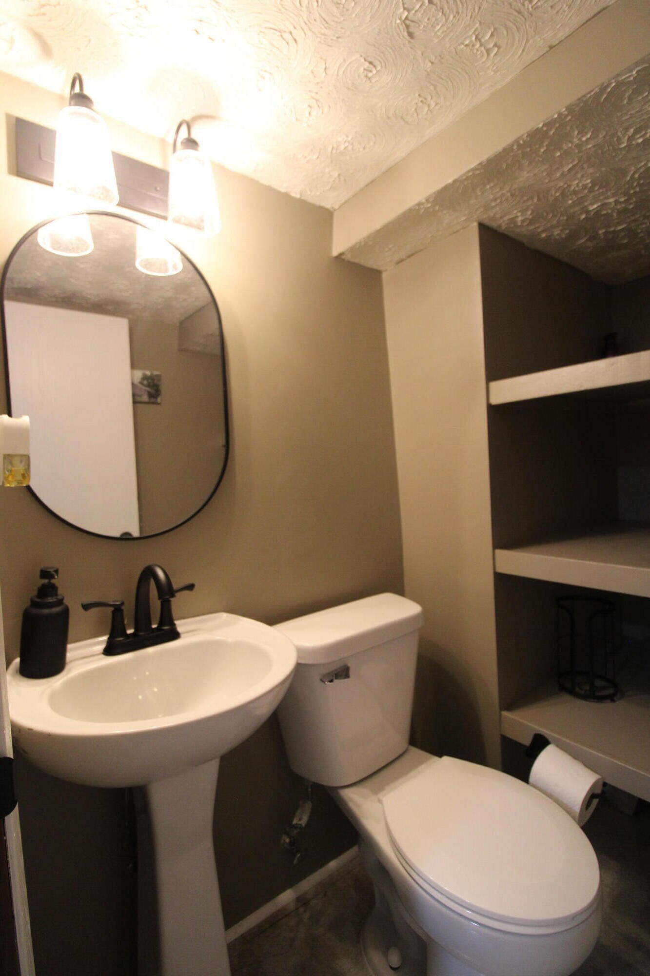 2 Terence Road Property Photo 22