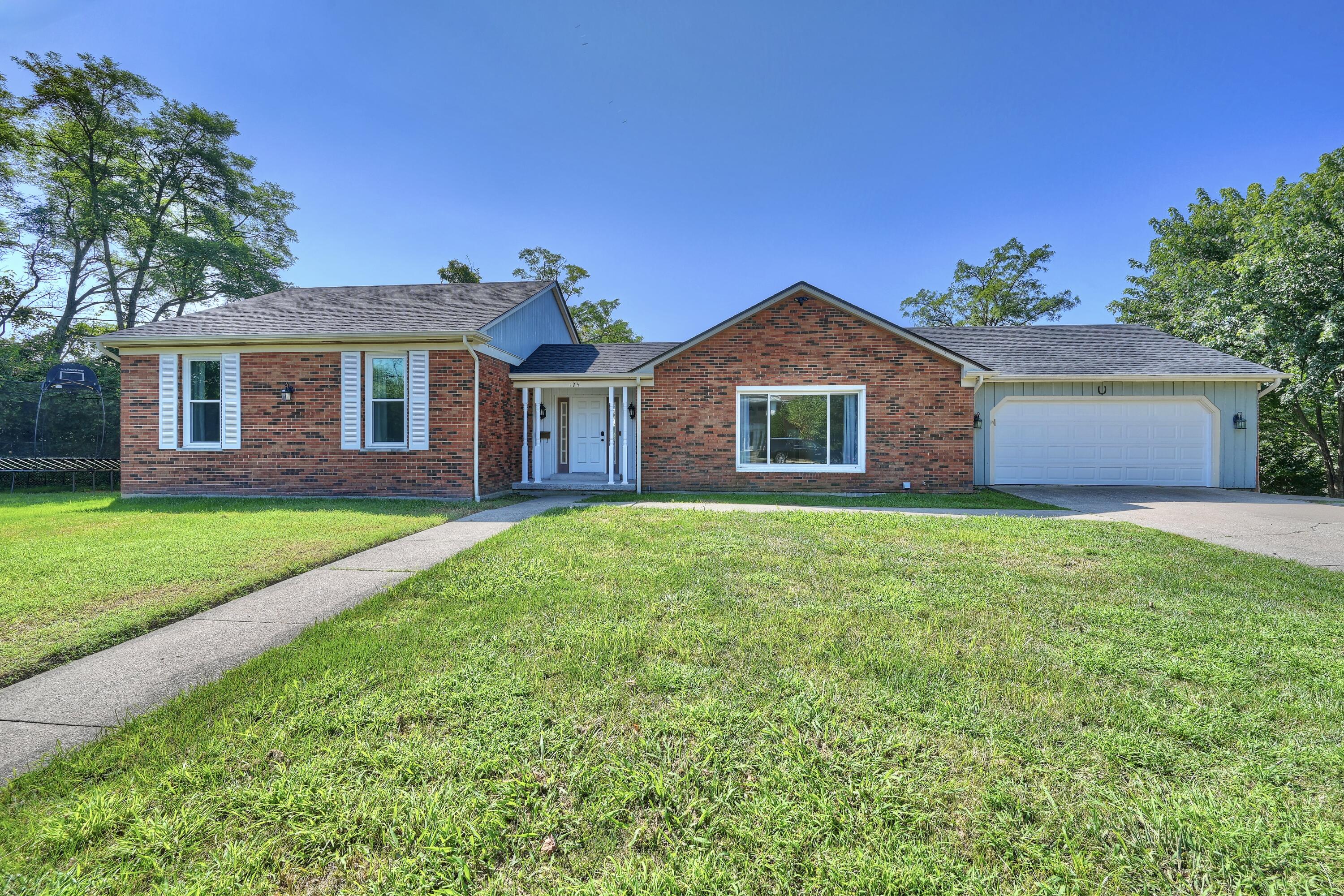 124 Holly Woods Drive Property Photo 1
