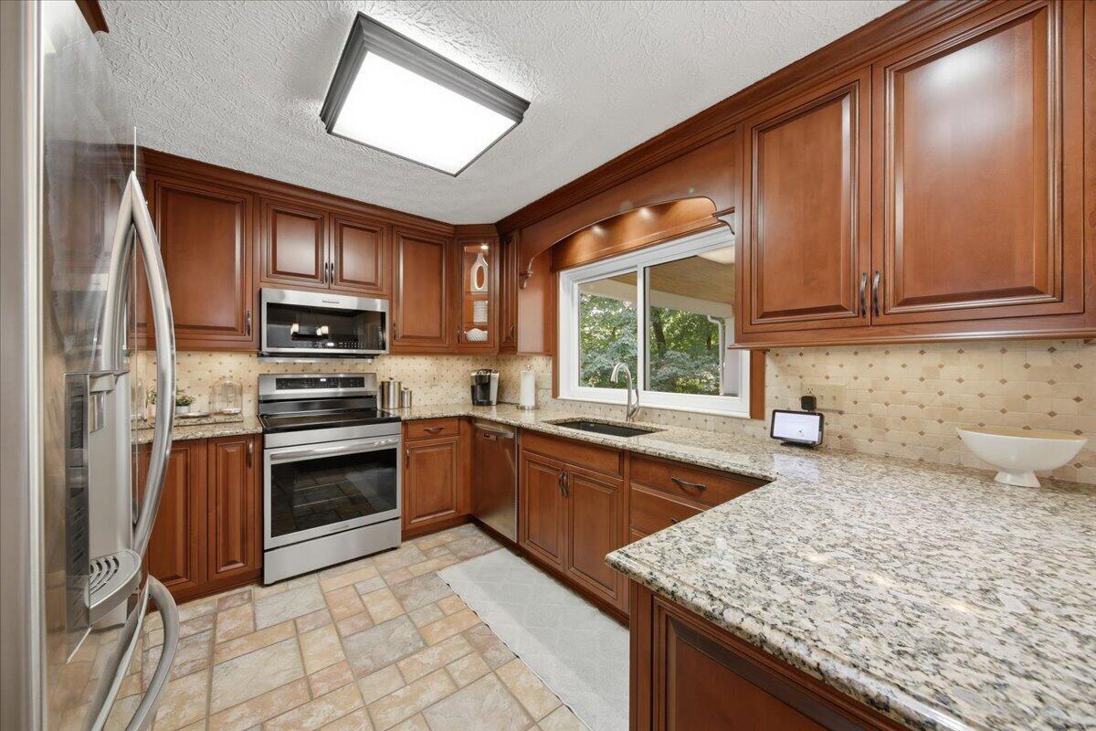 3471 Heathermoor Boulevard Property Photo 6
