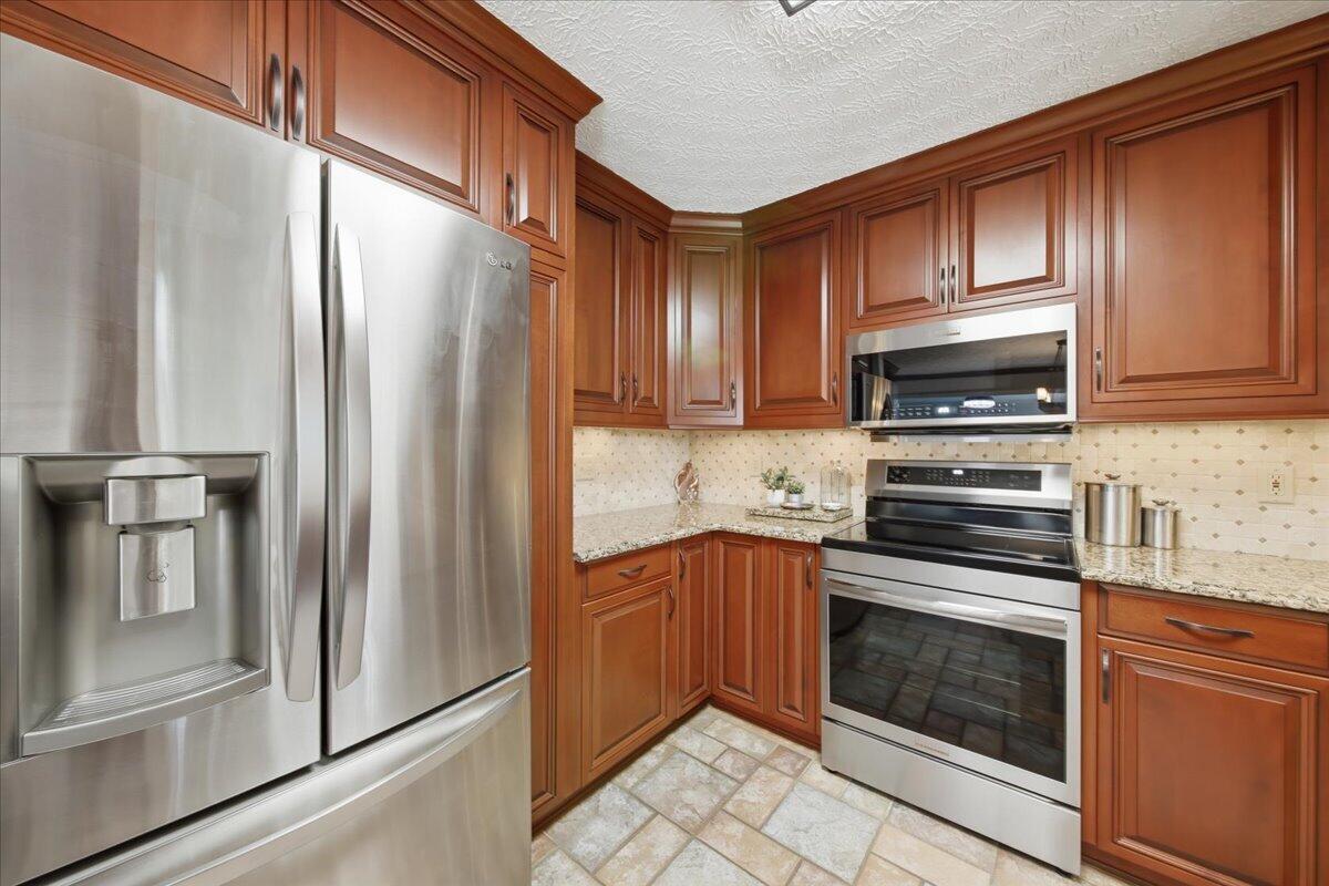 3471 Heathermoor Boulevard Property Photo 7