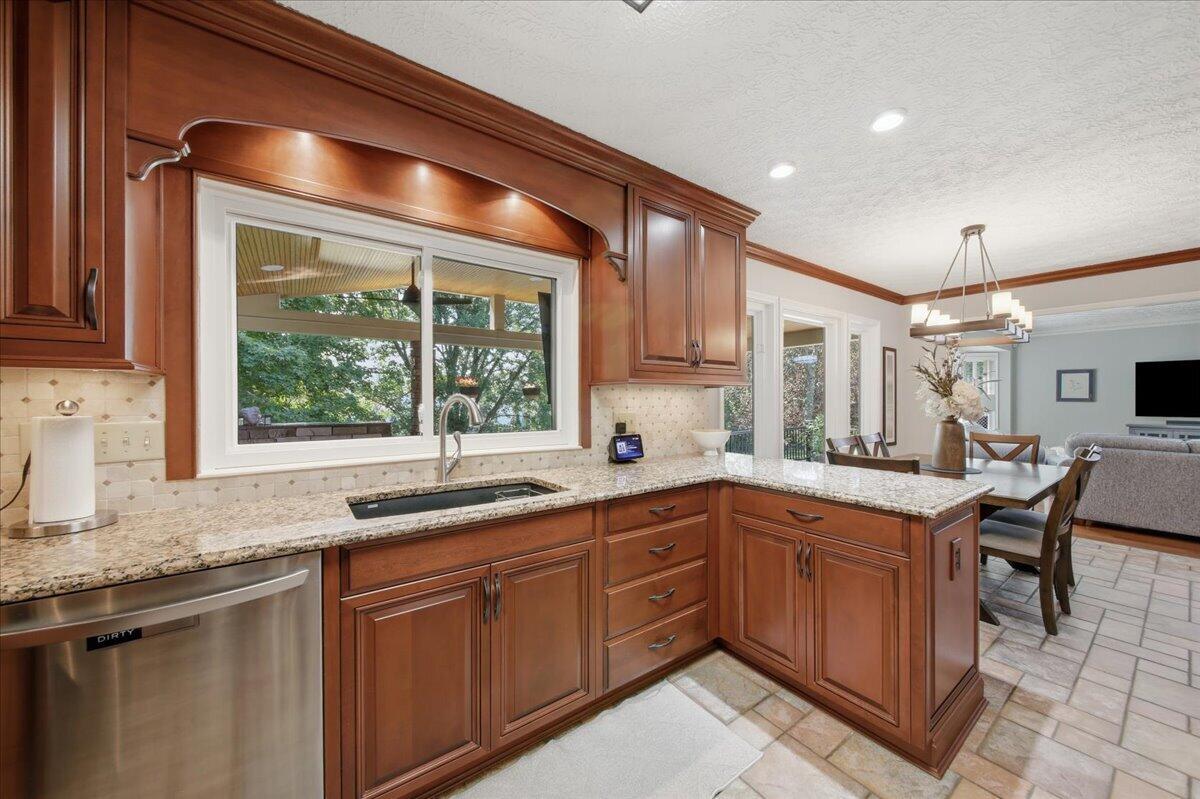 3471 Heathermoor Boulevard Property Photo 8