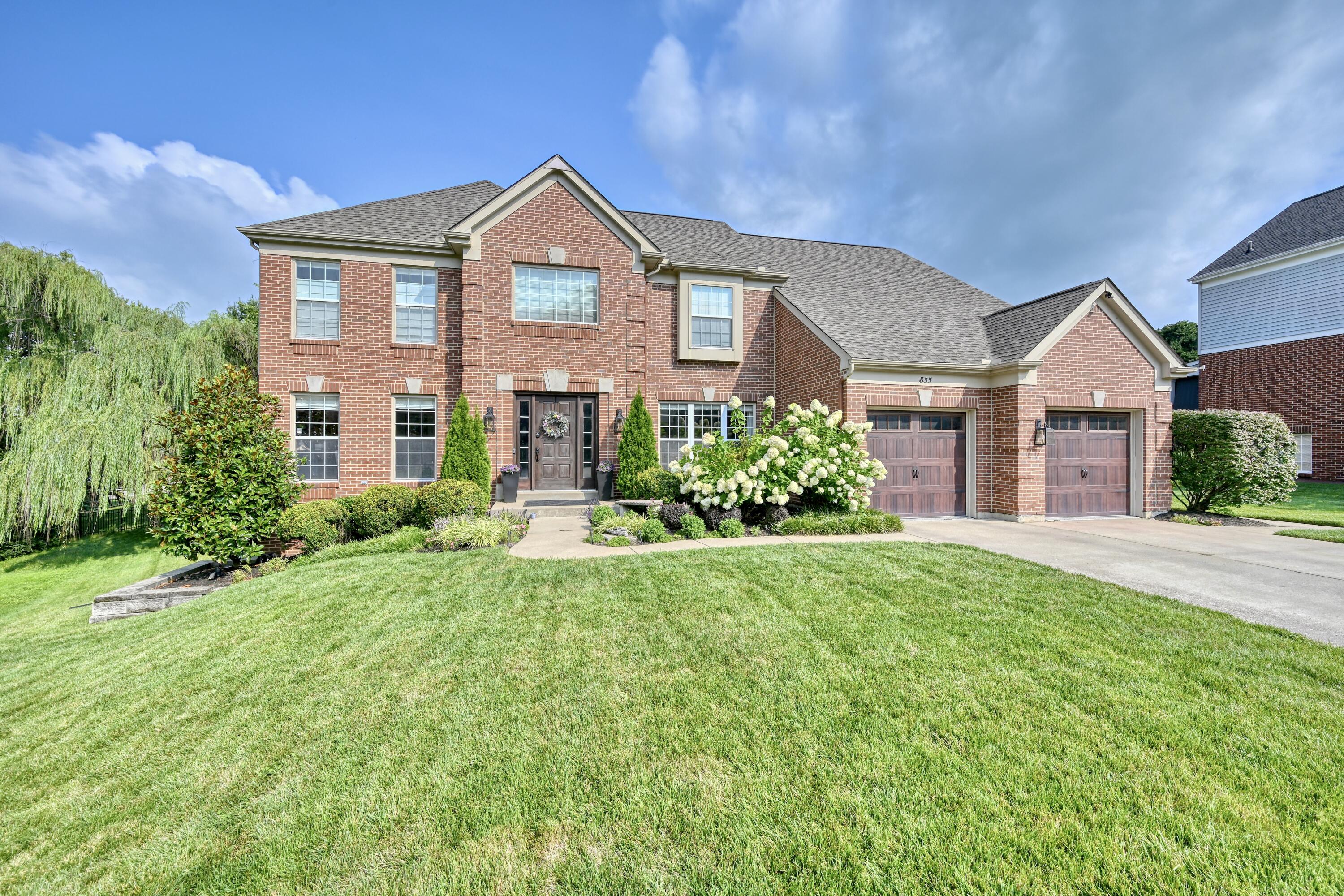835 Crossings Drive Property Photo 1