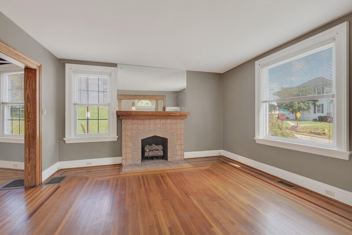 3521 Myrtle Avenue Property Photo 5
