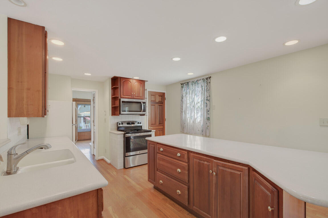 3521 Myrtle Avenue Property Photo 11