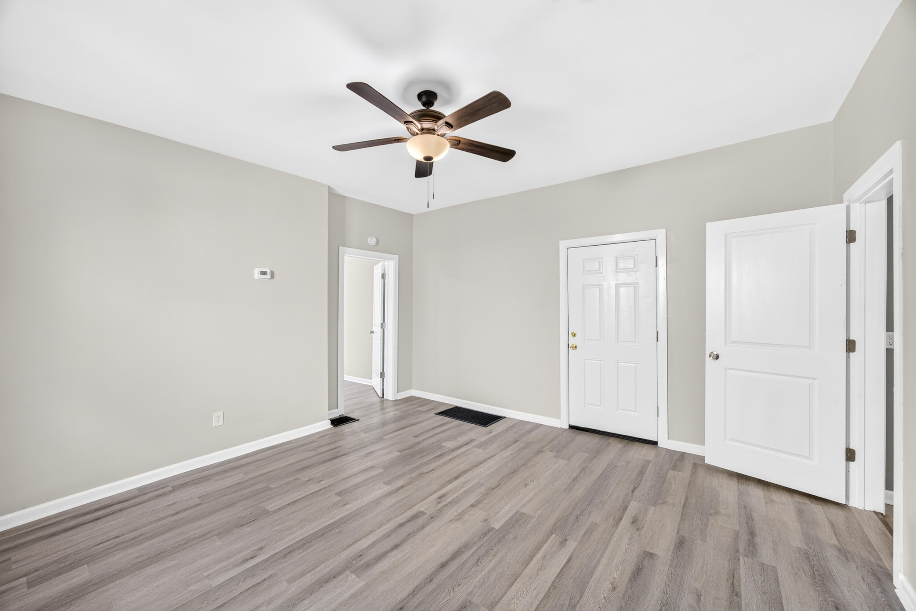 1207 John Street Property Photo 11