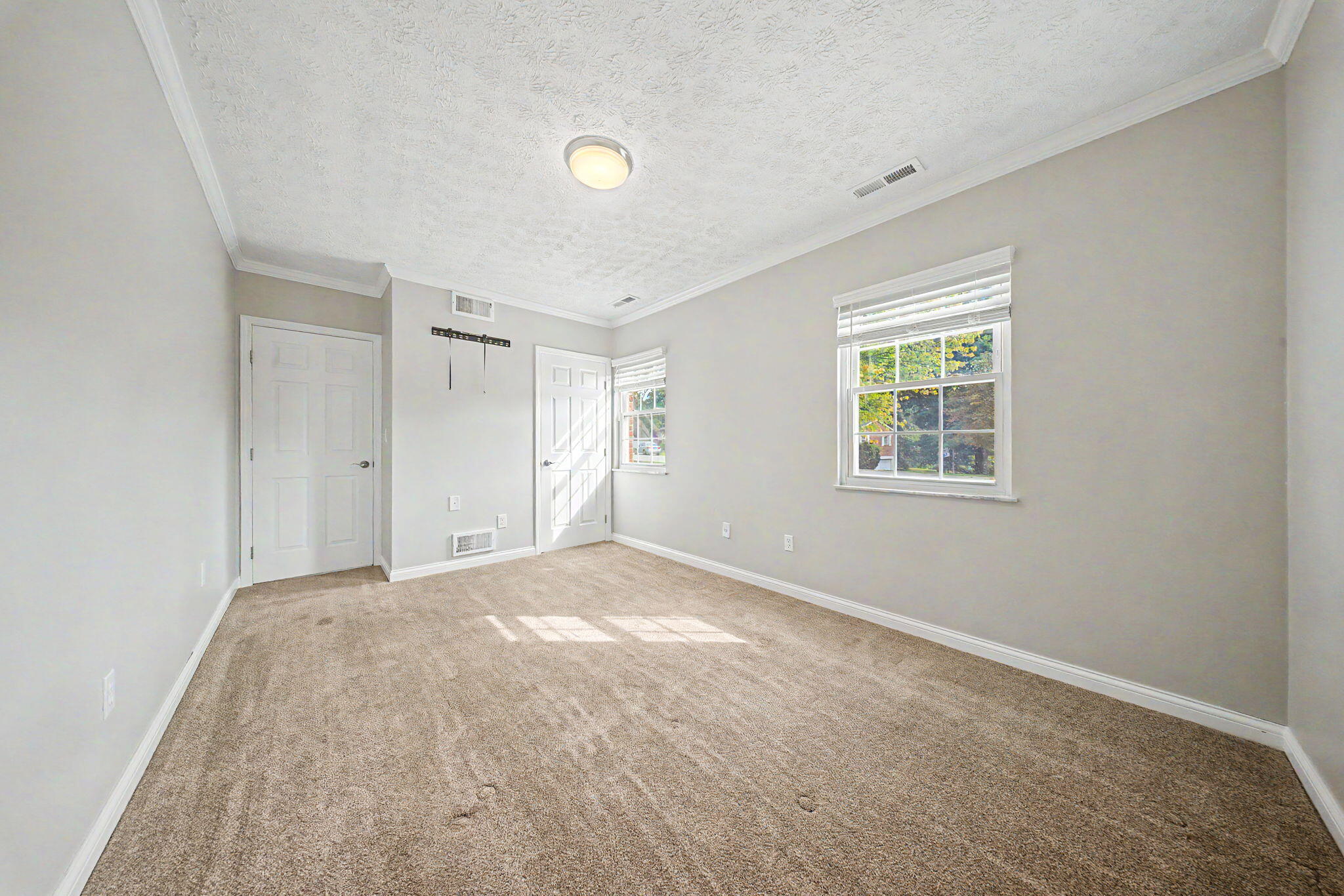 138 W Dilcrest Circle Property Photo 26