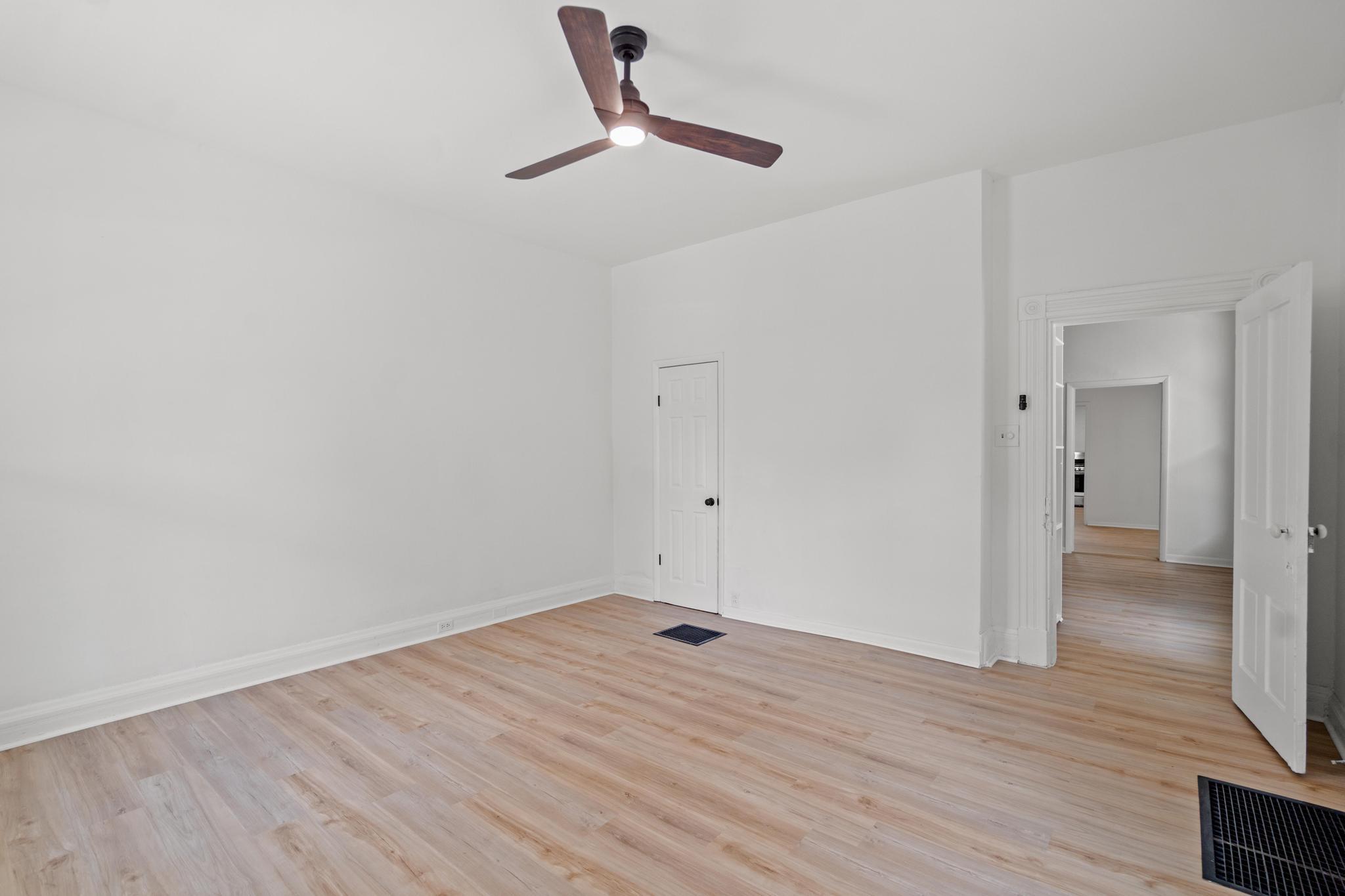 215 W 7th Street Property Photo 4
