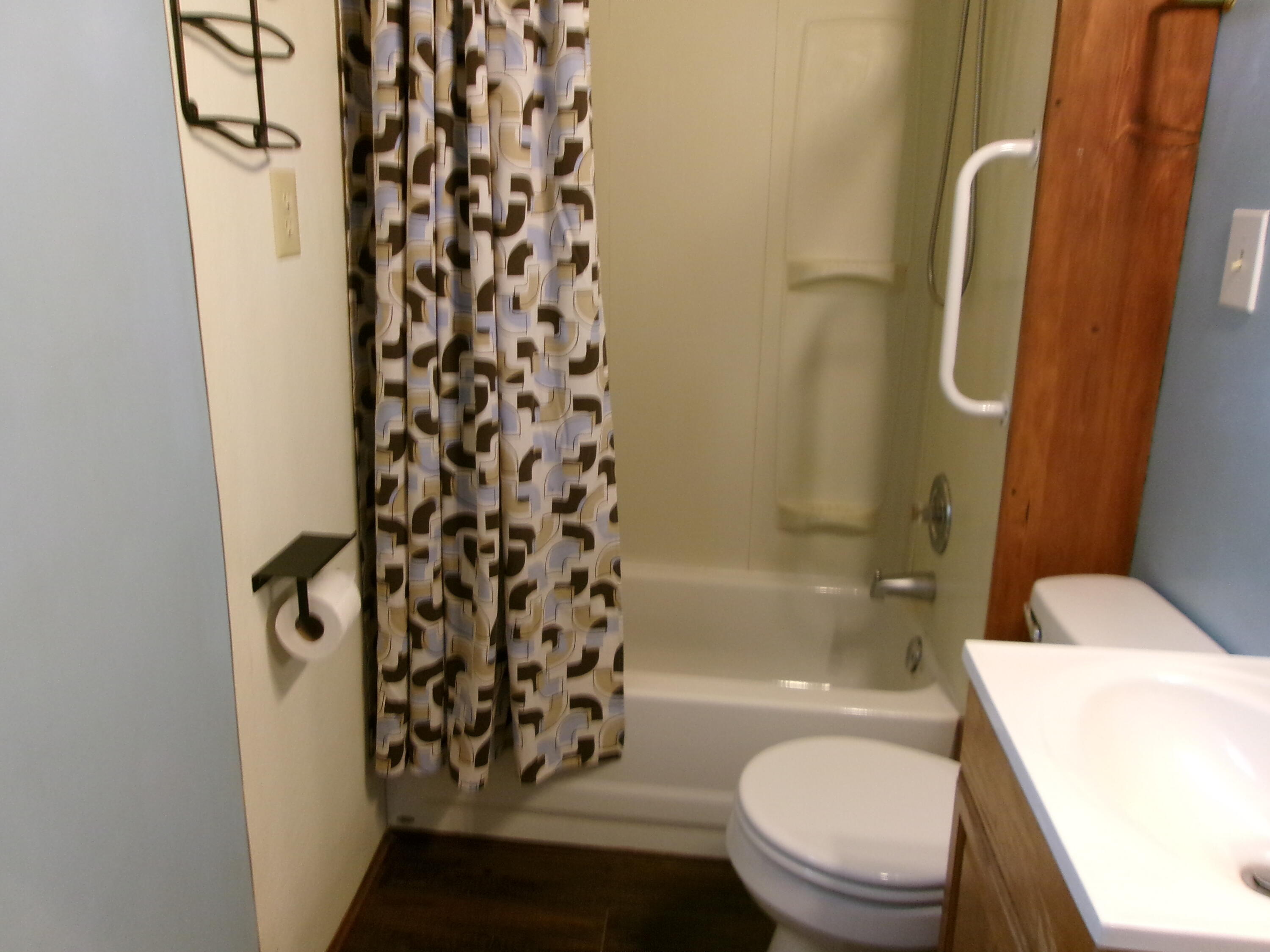 15 W 10th Street Property Photo 13