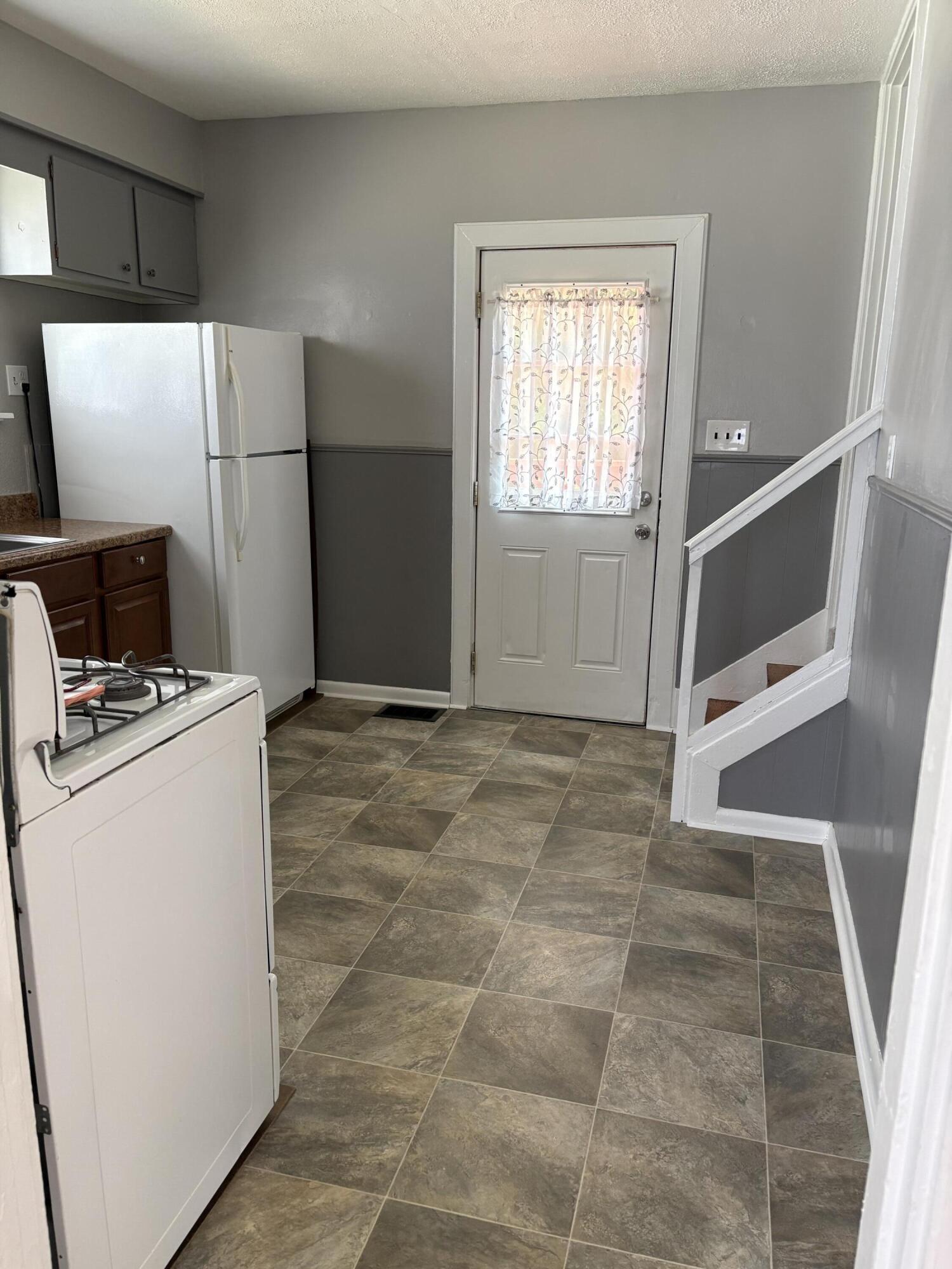 40 Sunset Avenue Property Photo 9