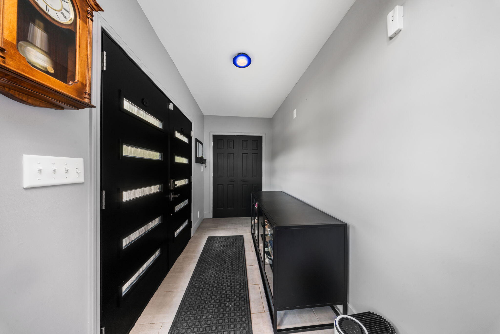 300 View Place Property Photo 12
