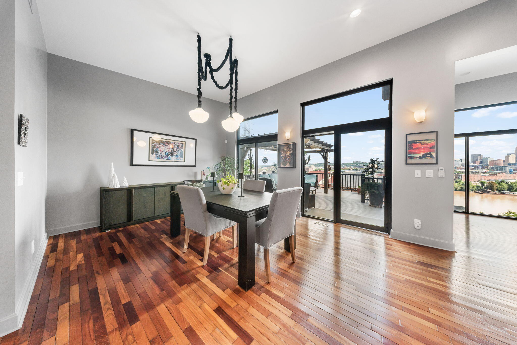 300 View Place Property Photo 26