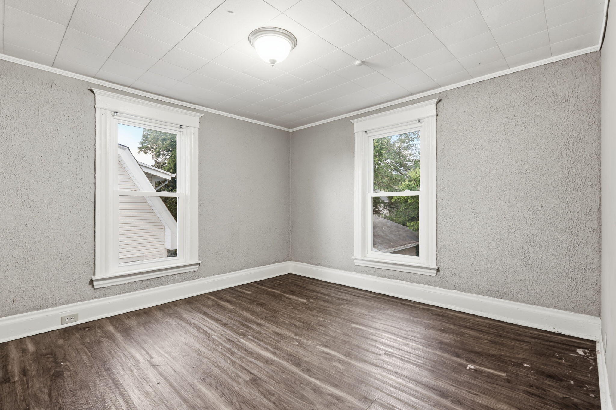 3912 Huntington Avenue Property Photo 12