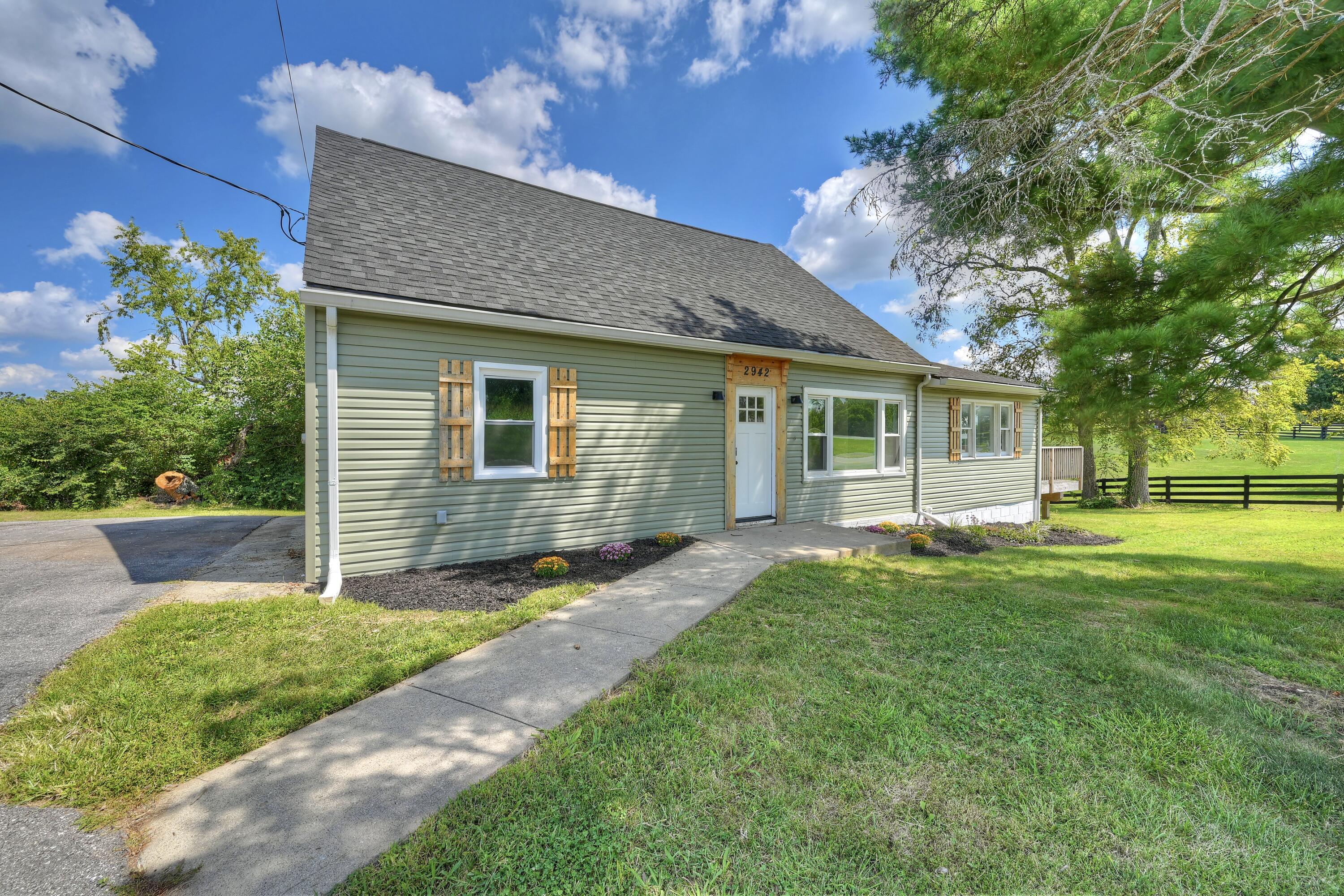 2942 Hathaway Road Property Photo 1