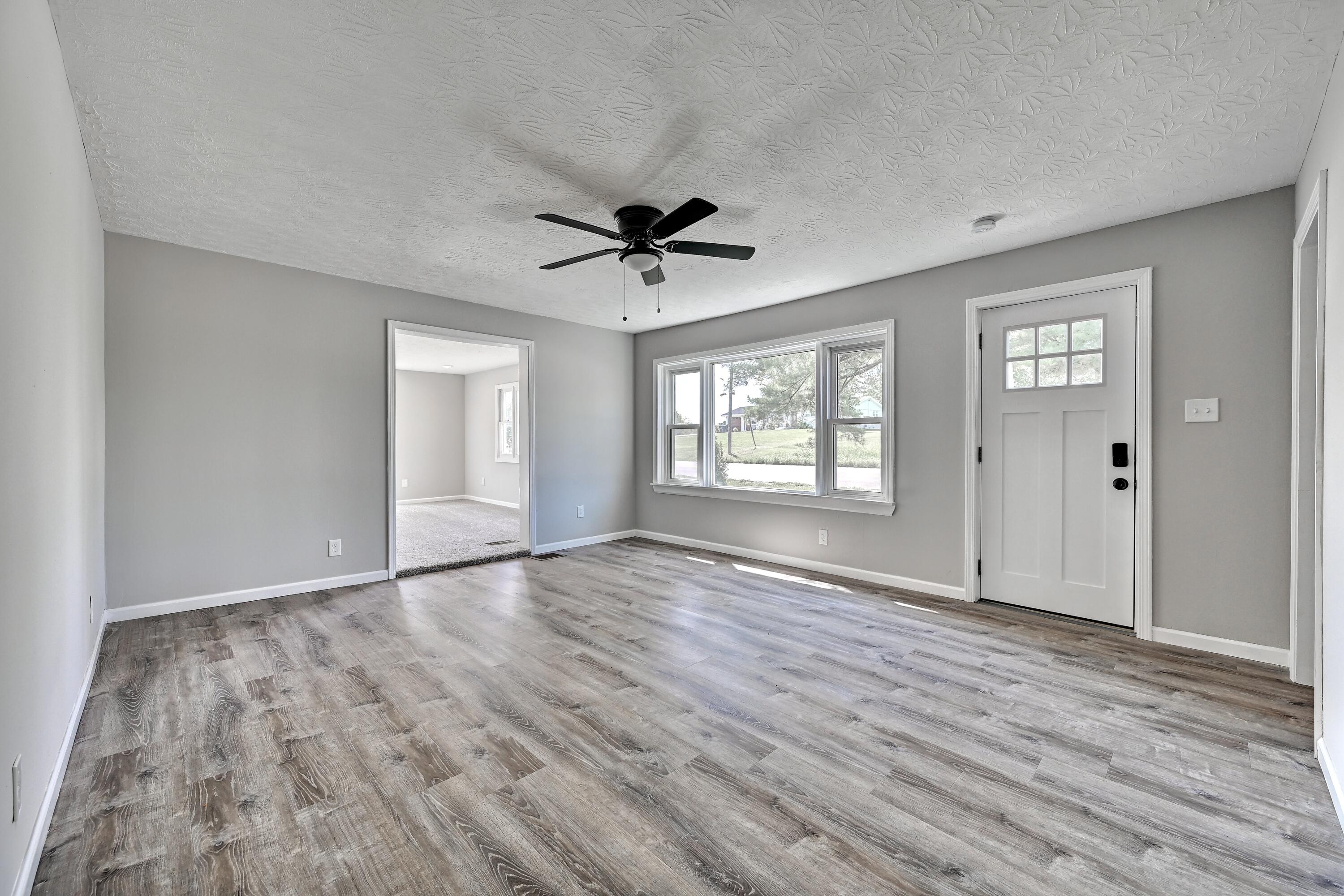 2942 Hathaway Road Property Photo 8