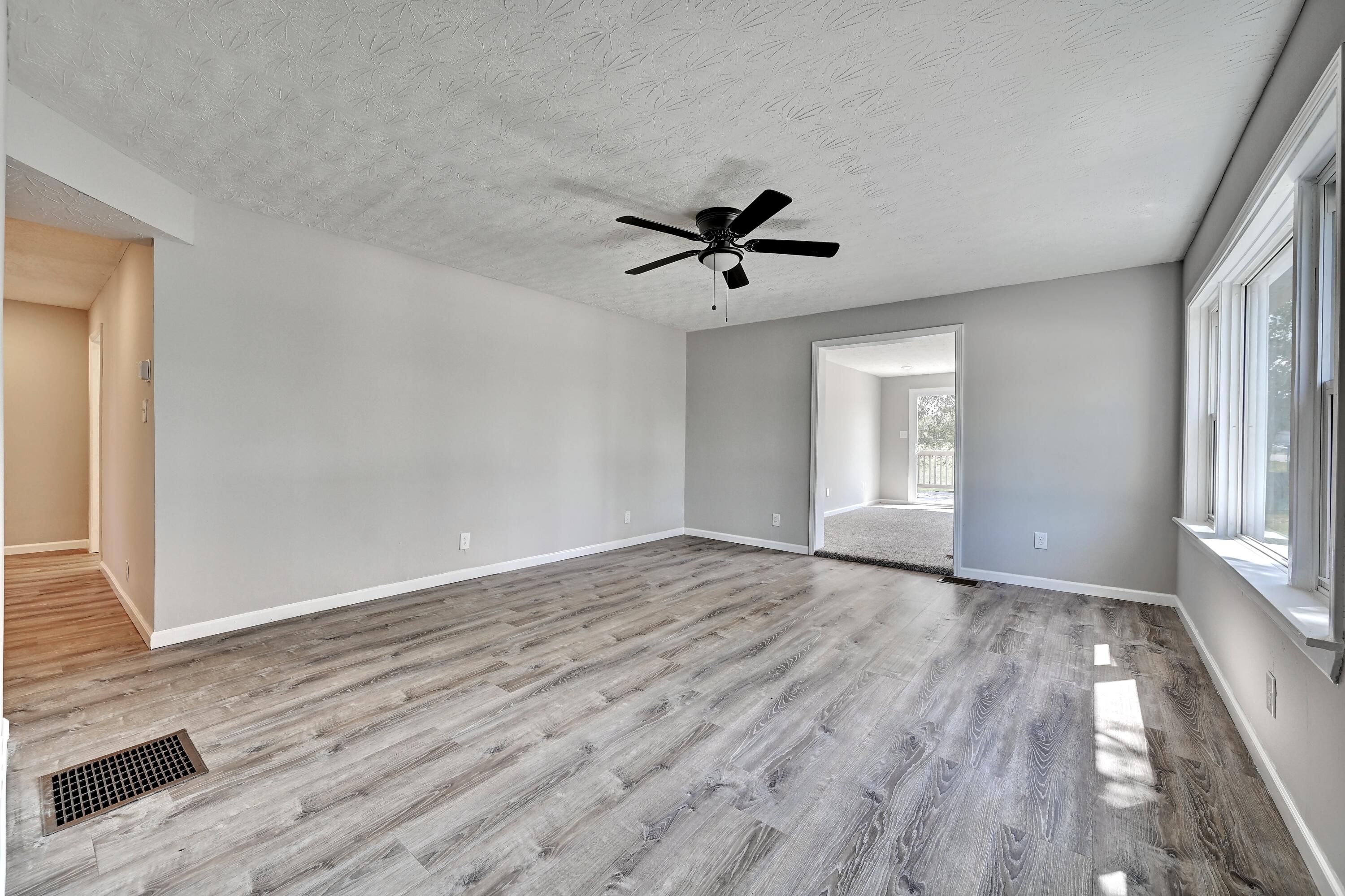 2942 Hathaway Road Property Photo 10
