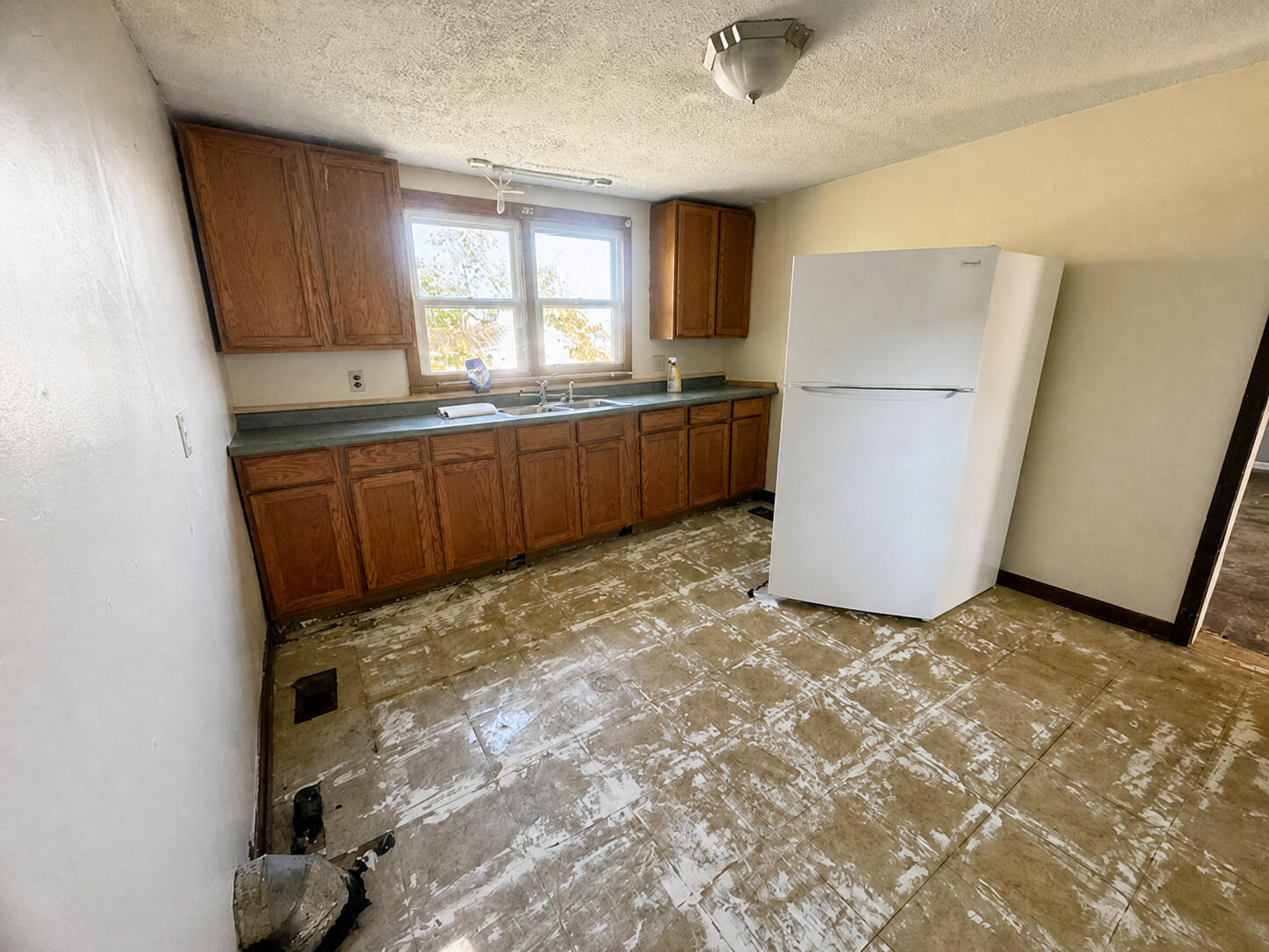 444 W 2nd Street Property Photo 3