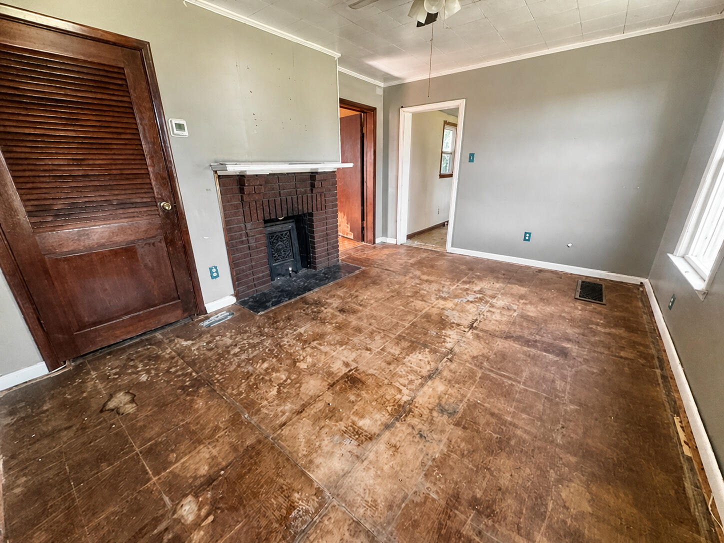 444 W 2nd Street Property Photo 20
