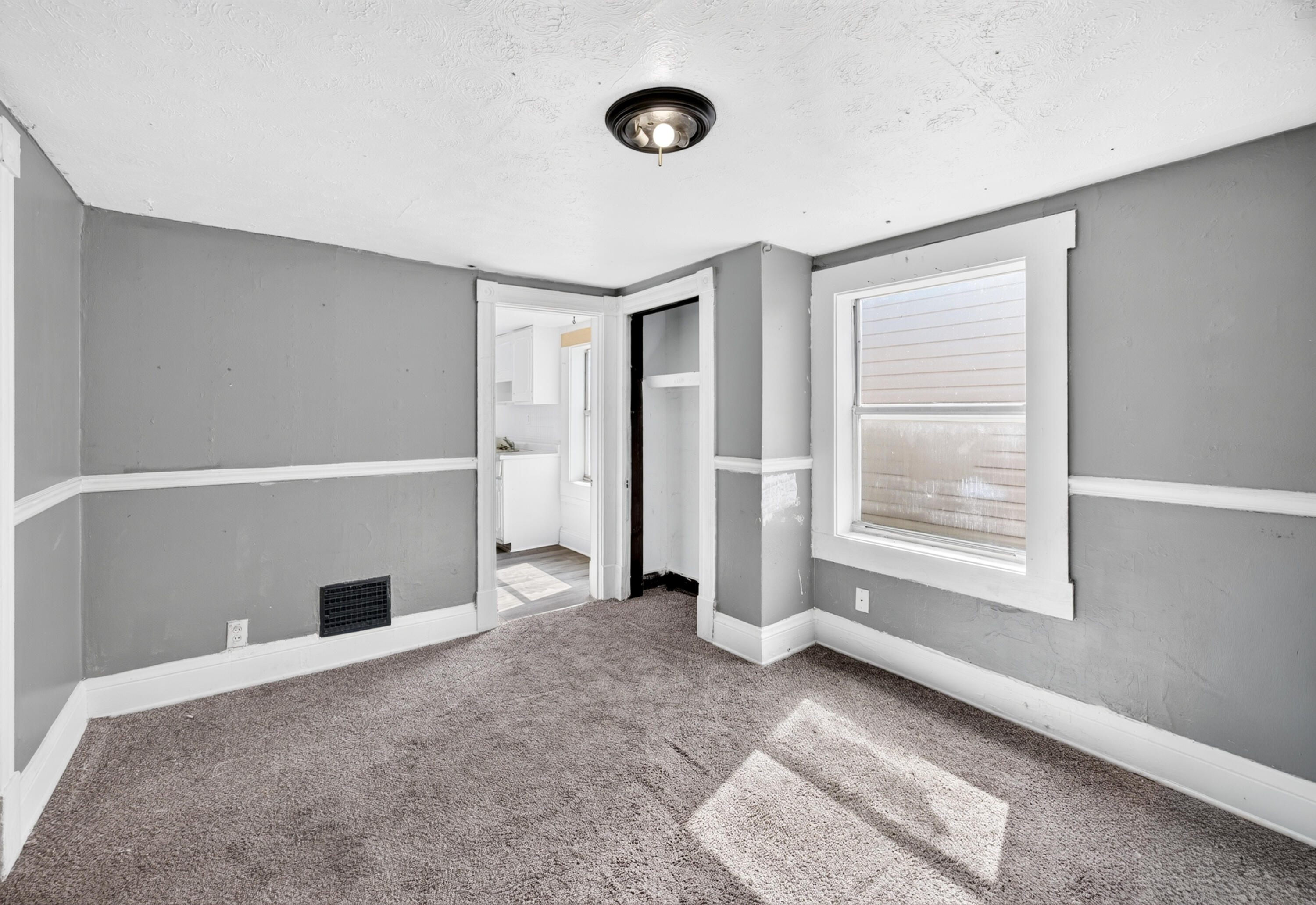 413 Berry Avenue Property Photo 21