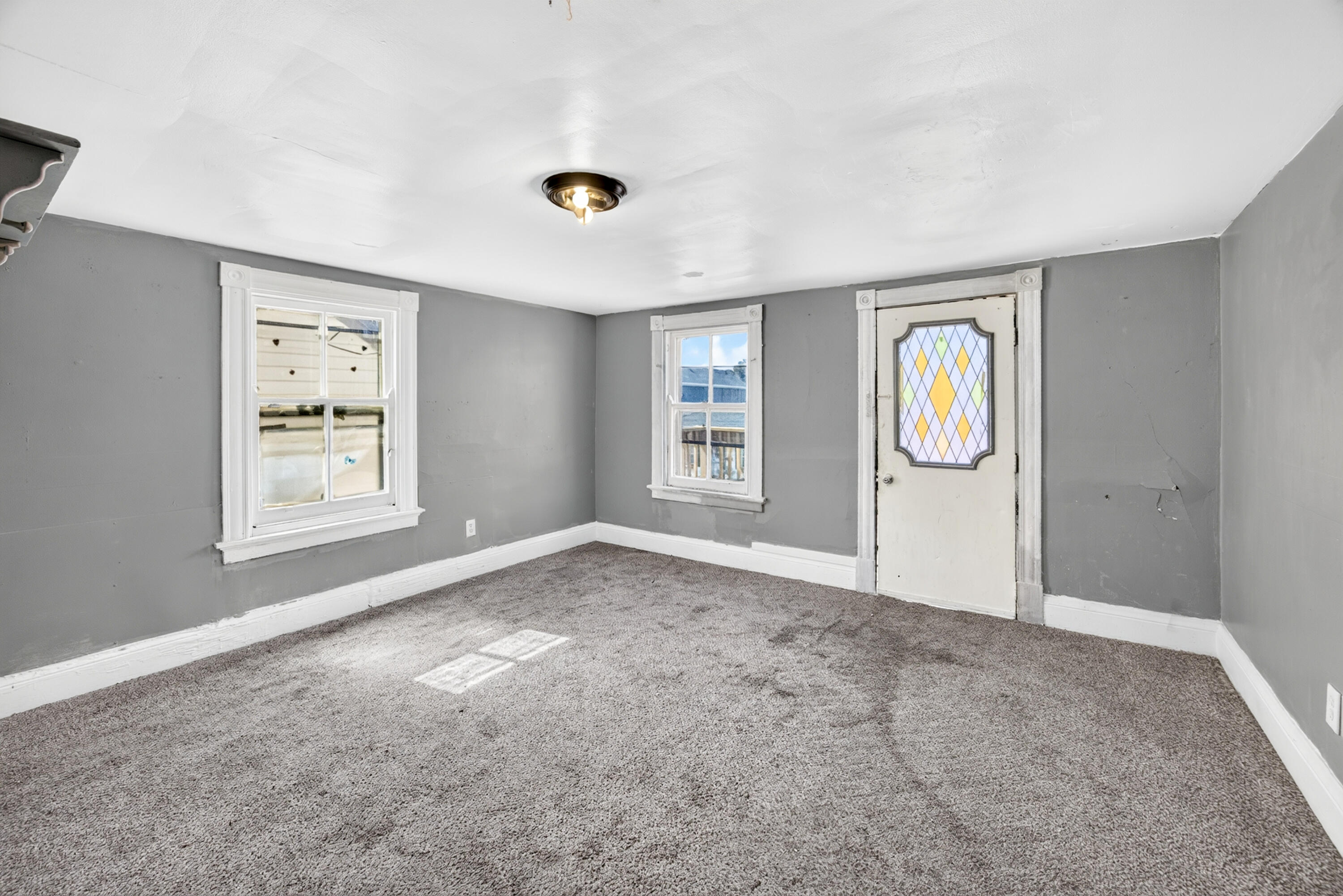 413 Berry Avenue Property Photo 24
